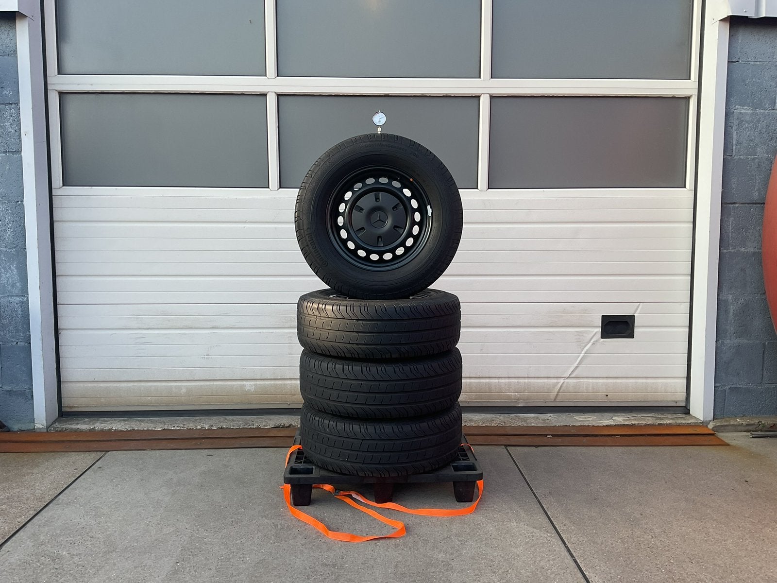 Mercedes Sprinter. V.W. Crafter. Demo Zomerset 235 - 65 - 16, Ophalen, 16 inch, Banden en Velgen, 235 mm