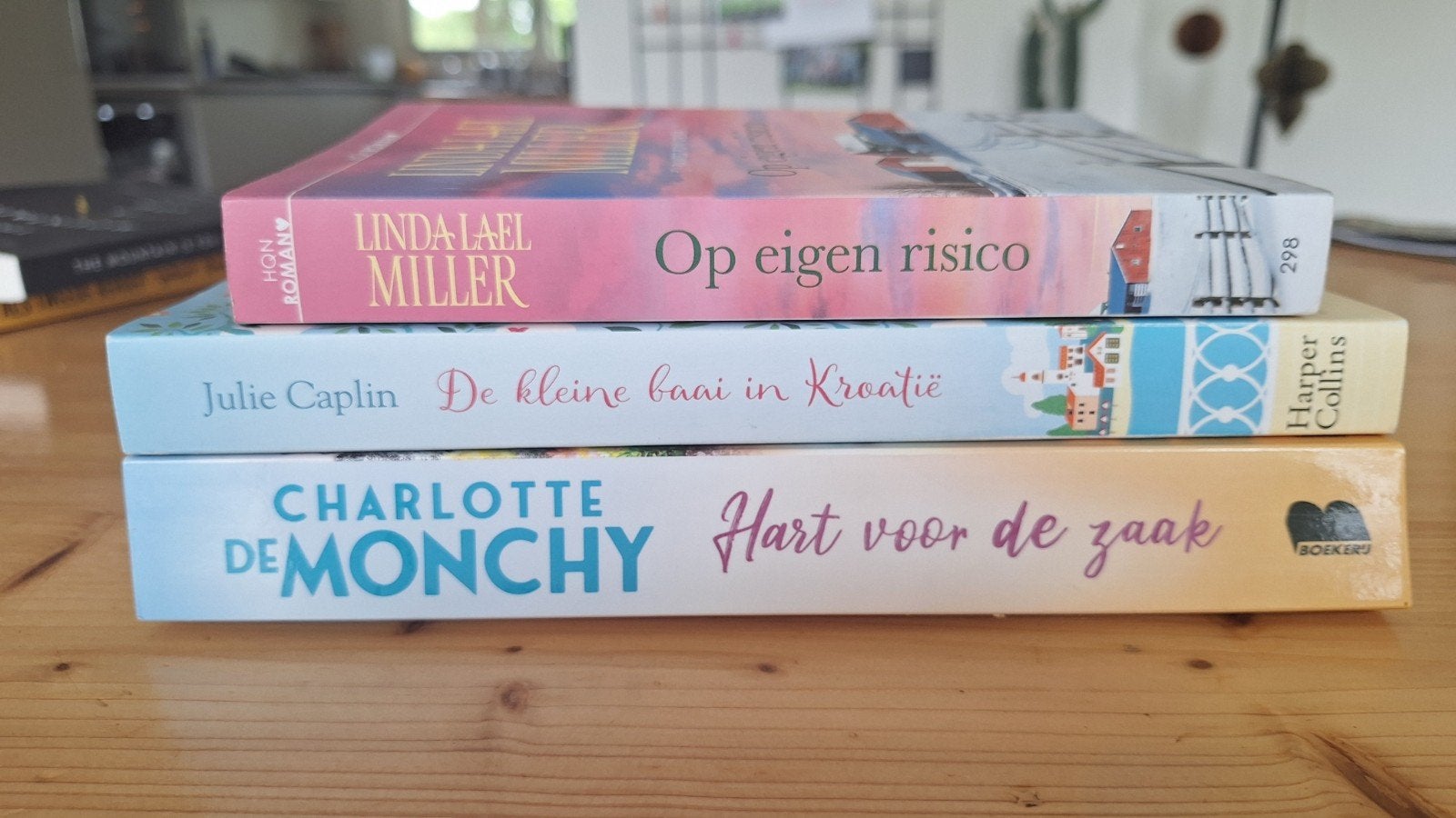 3 Romans: Linda Lael Miller, Julie Caplin, Charl, Ophalen of Verzenden, Zo goed als nieuw, Linda Lael Miller, Julie Caplin, Charlotte de Monchy