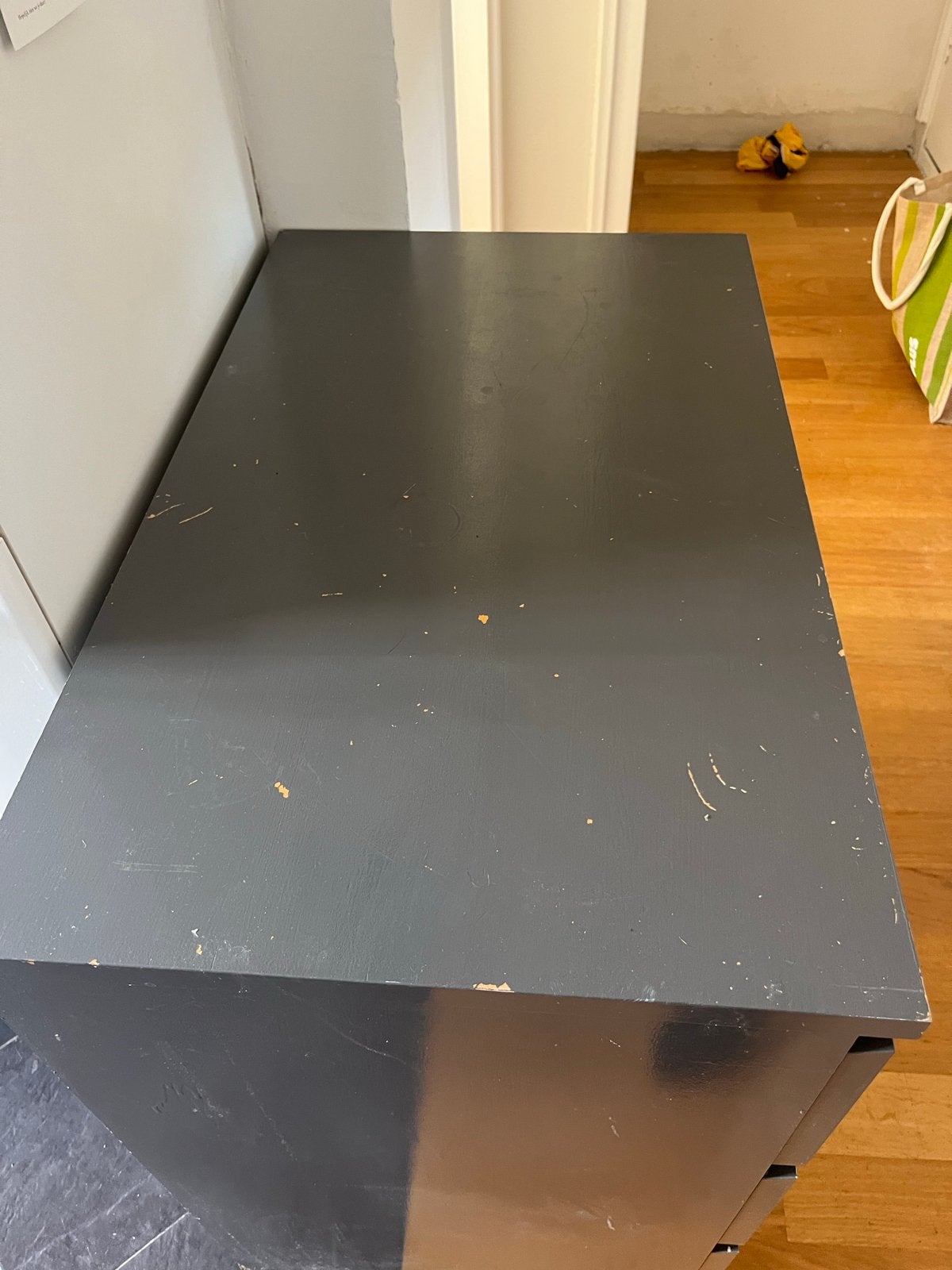 Gratis: Donkergrijze ladekast met 3 laden, Ophalen, Gebruikt, 50 tot 100 cm, 3 of 4 laden