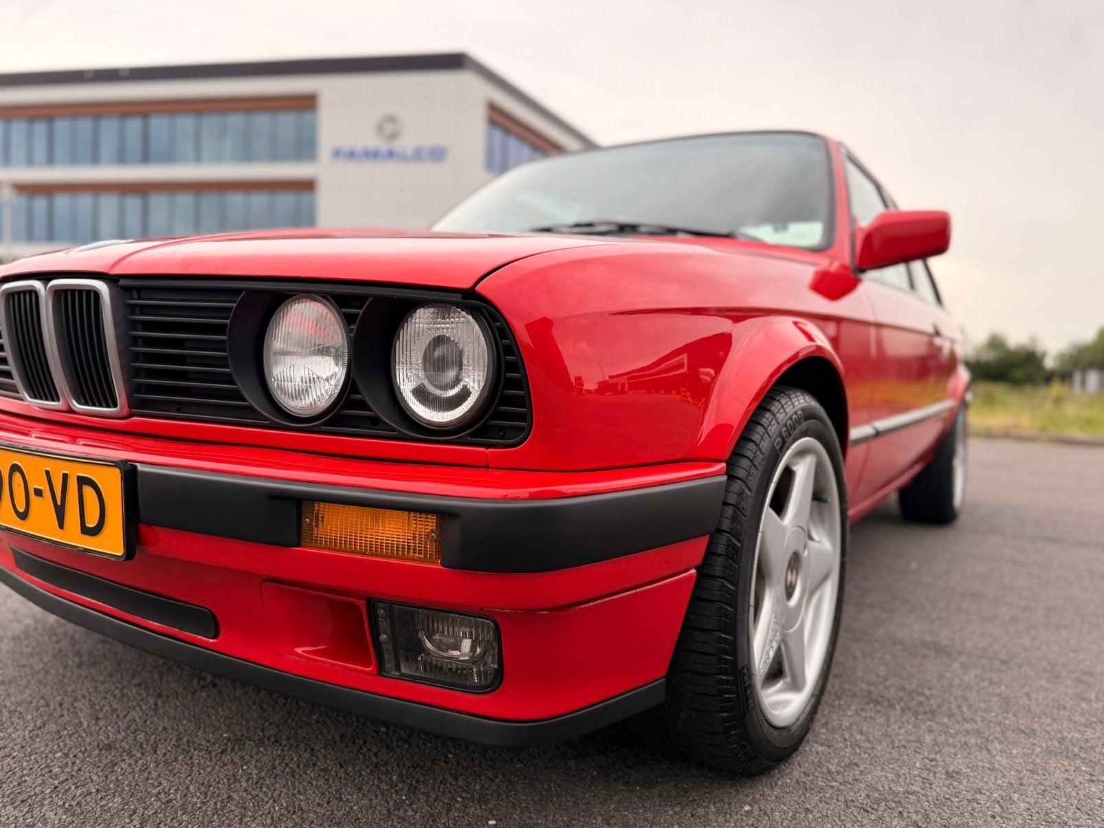 BMW e30 318is APK TOT 2028, Auto's, 4 cilinders, 1796 cc, Origineel Nederlands, 1200 kg