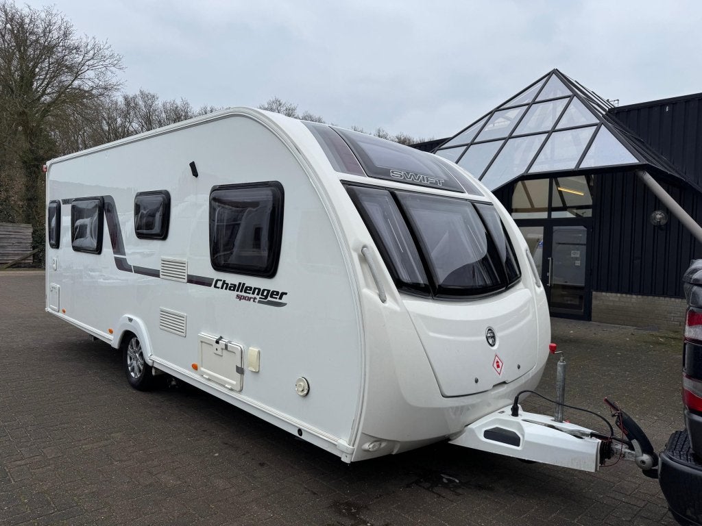 Swift Challenger 564 2014 | Enkele bedden | Grote badkamer, Caravans en Kamperen, Bedrijf, Swift, 5 tot 6 meter, 1250 - 1500 kg