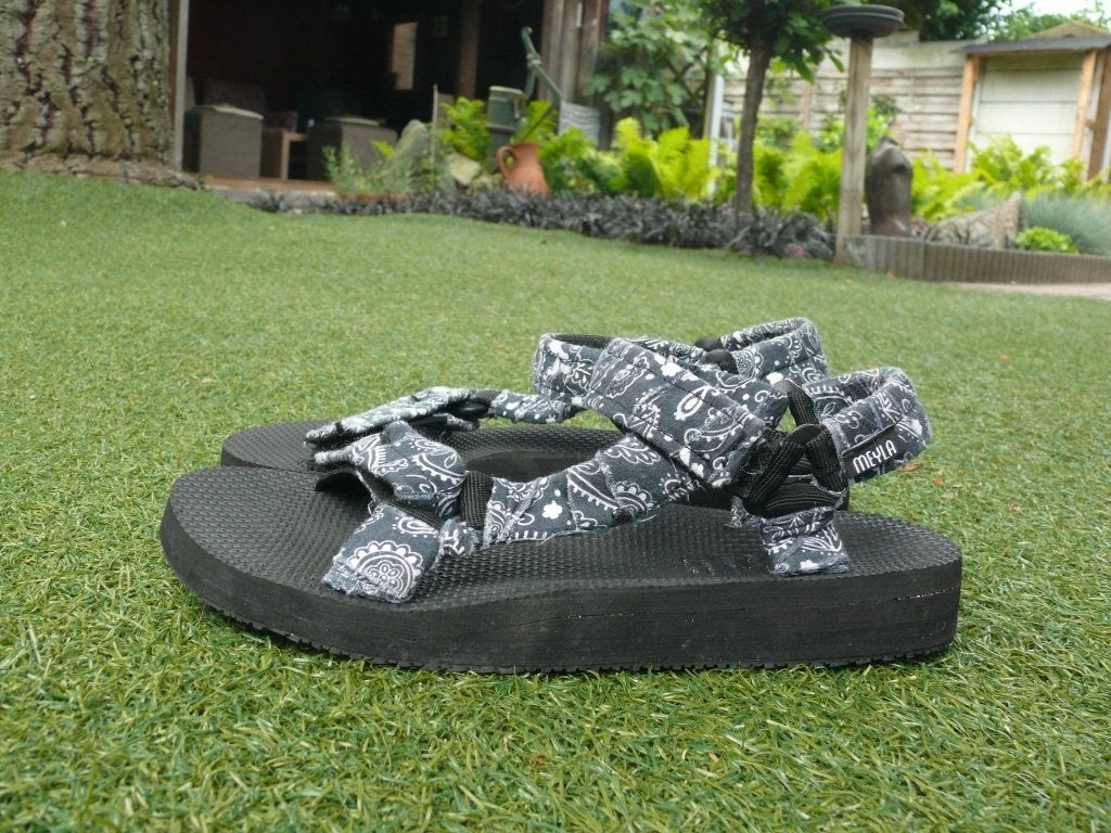 Sacha Meyla reis schoenen / sandalen  maat 38 als nieuw, Zwart, Ophalen of Verzenden, Sacha, Sneakers of Gympen