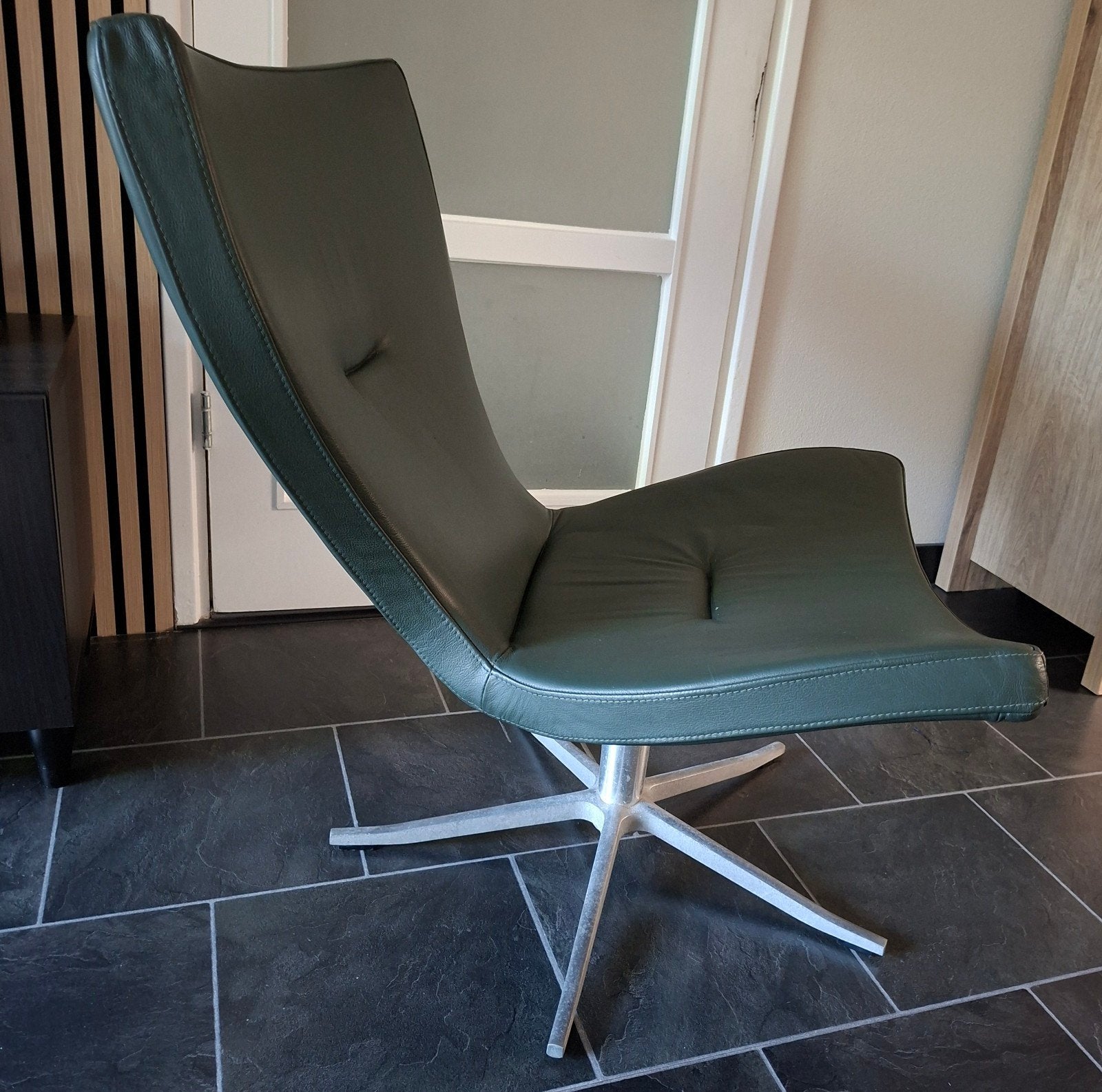 Conform Design Draai Fauteuil - Heerlijk Zitcomfort, Huis en Inrichting, Fauteuils, Ophalen, Leer, 50 tot 75 cm