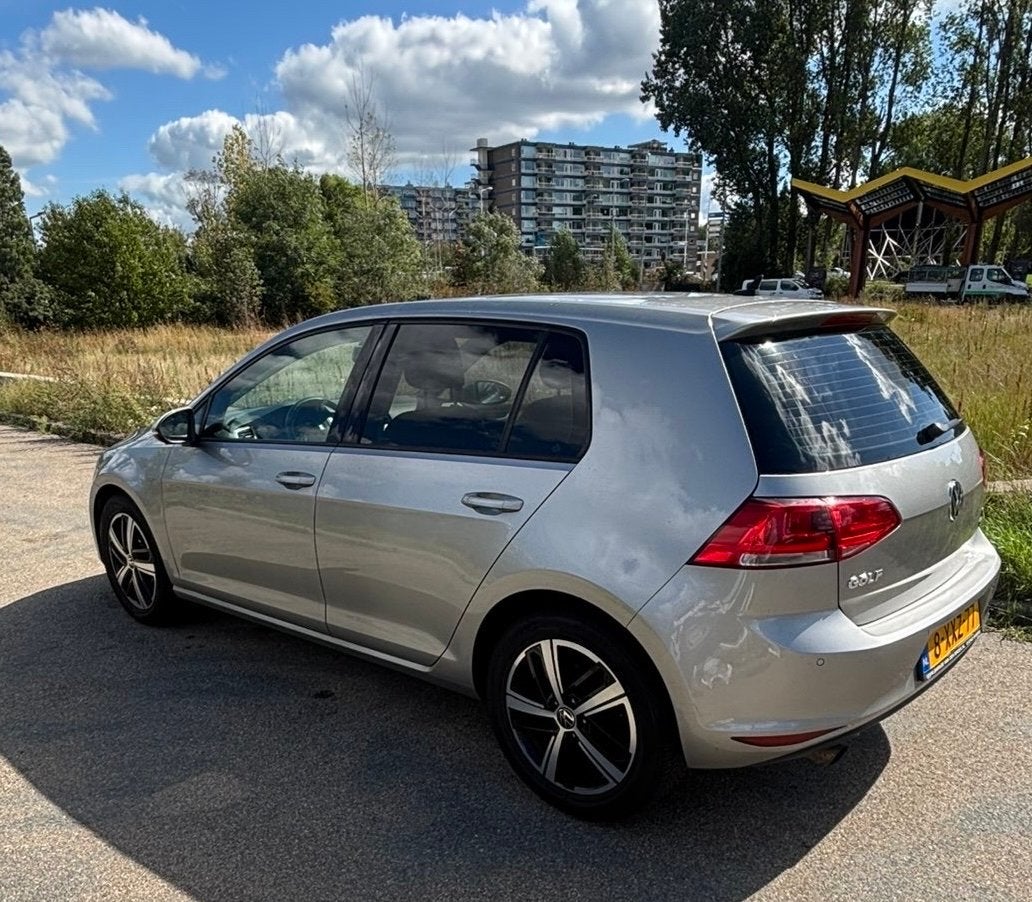 Volkswagen Golf 1.2 TSI 77KW 5D 2014 Grijs, Voorwielaandrijving, Dealer onderhouden, Stof, 4 cilinders