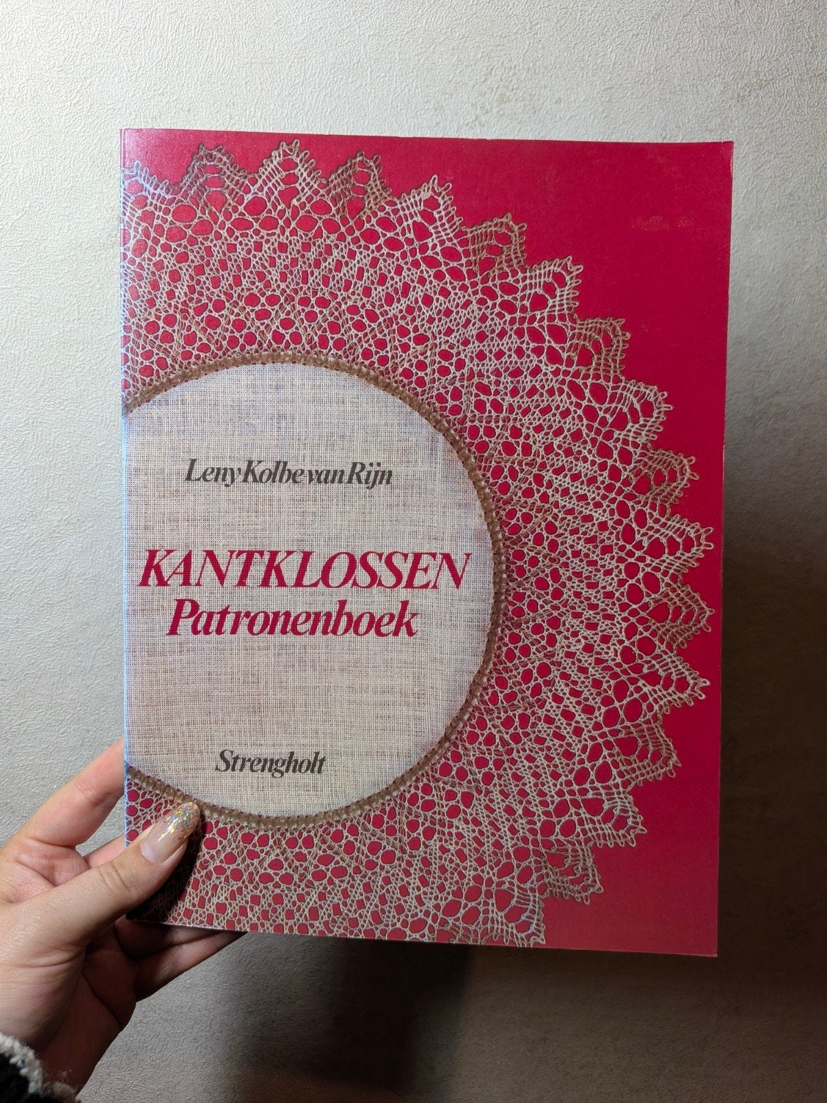 Kantklossen Patronenboek - Leny Kolbe van Rijn, Gebruikt, Strengholt, Ophalen of Verzenden, Niet gespecificeerd in de afbeeldingen