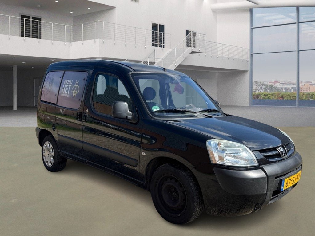 Peugeot Partner MPV 1.6-16V XT, Auto's, Gebruikt, Zwart, Origineel Nederlands, Bedrijf