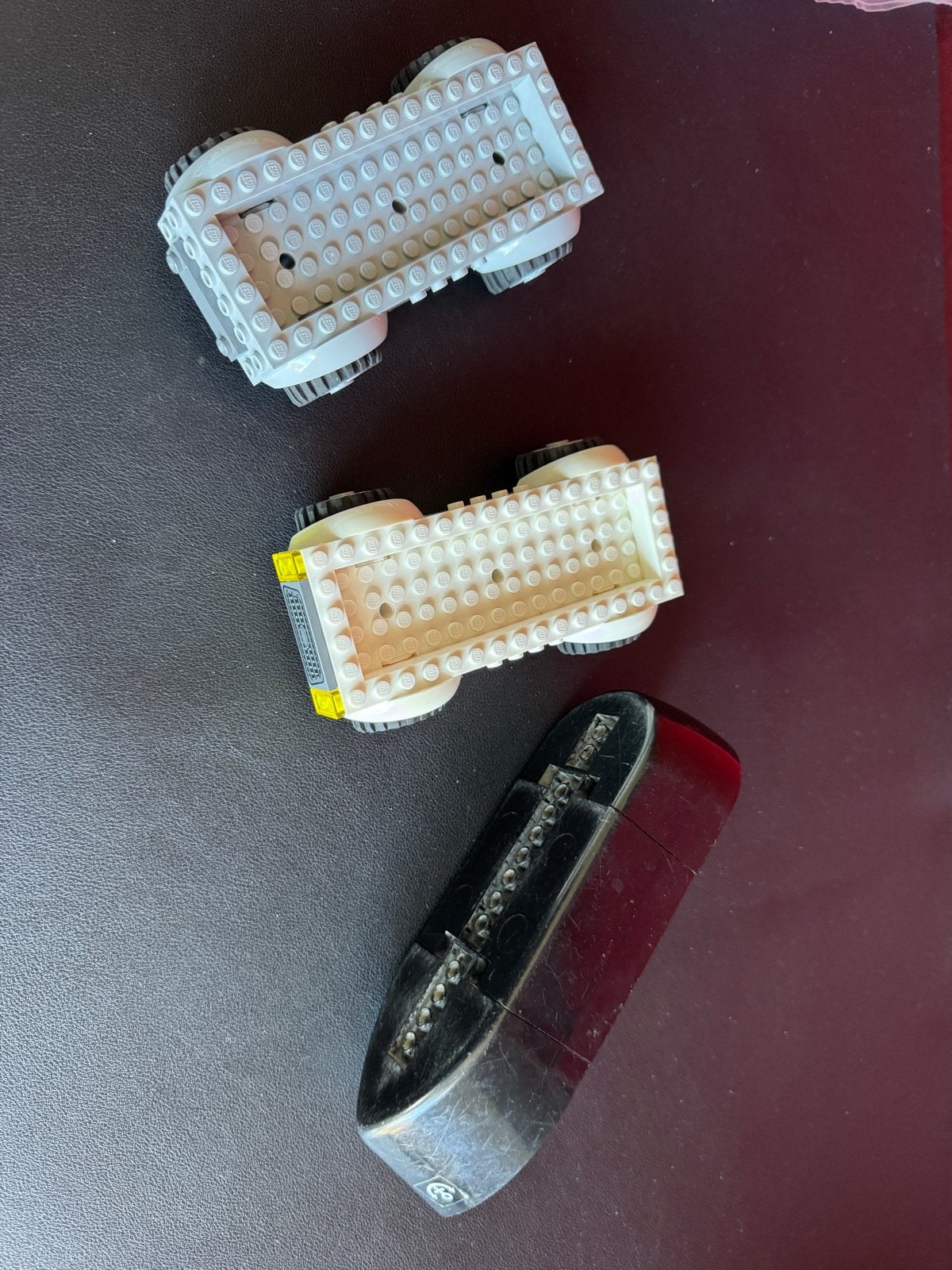 Lego: 2 auto's en een boot om op te bouwen, Ophalen of Verzenden, Gebruikt