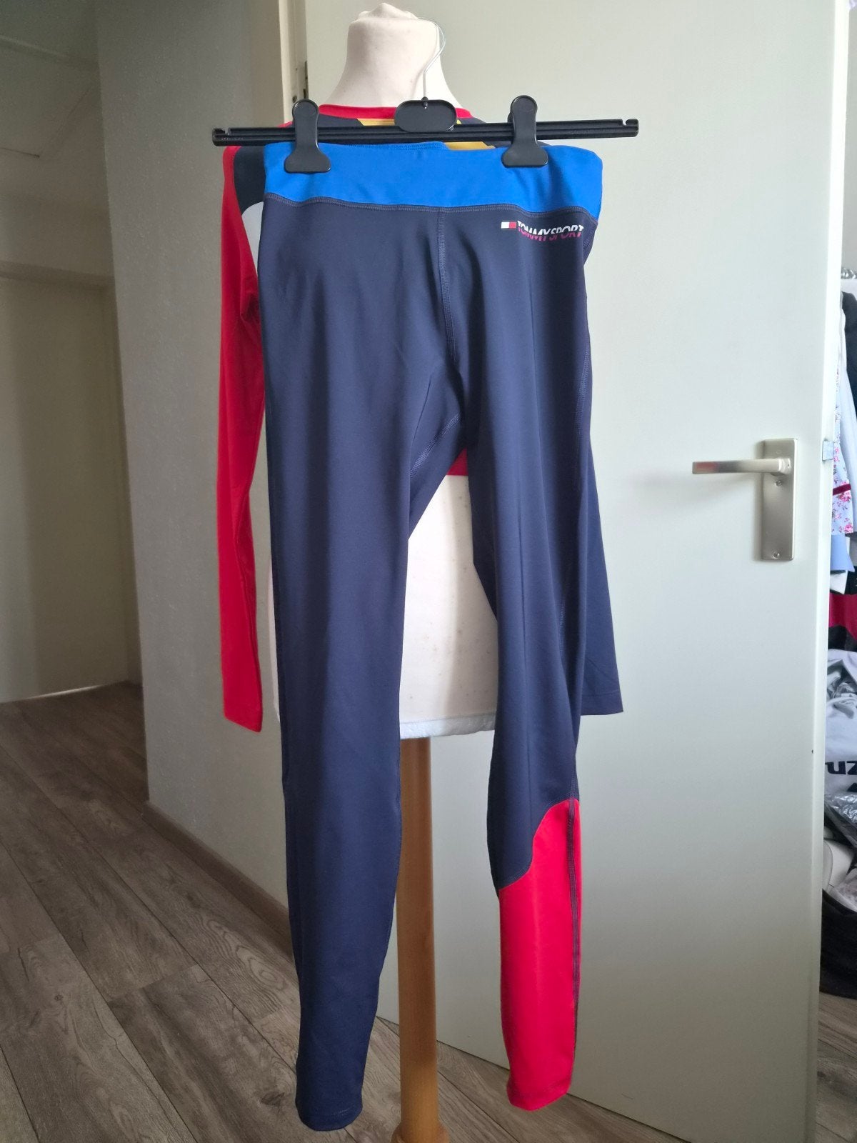 Tommy Hilfiger Sport Set - Top & Legging, Meerkleurig, Tommy Hilfiger Sport, Ophalen of Verzenden, Maat 36 (S)