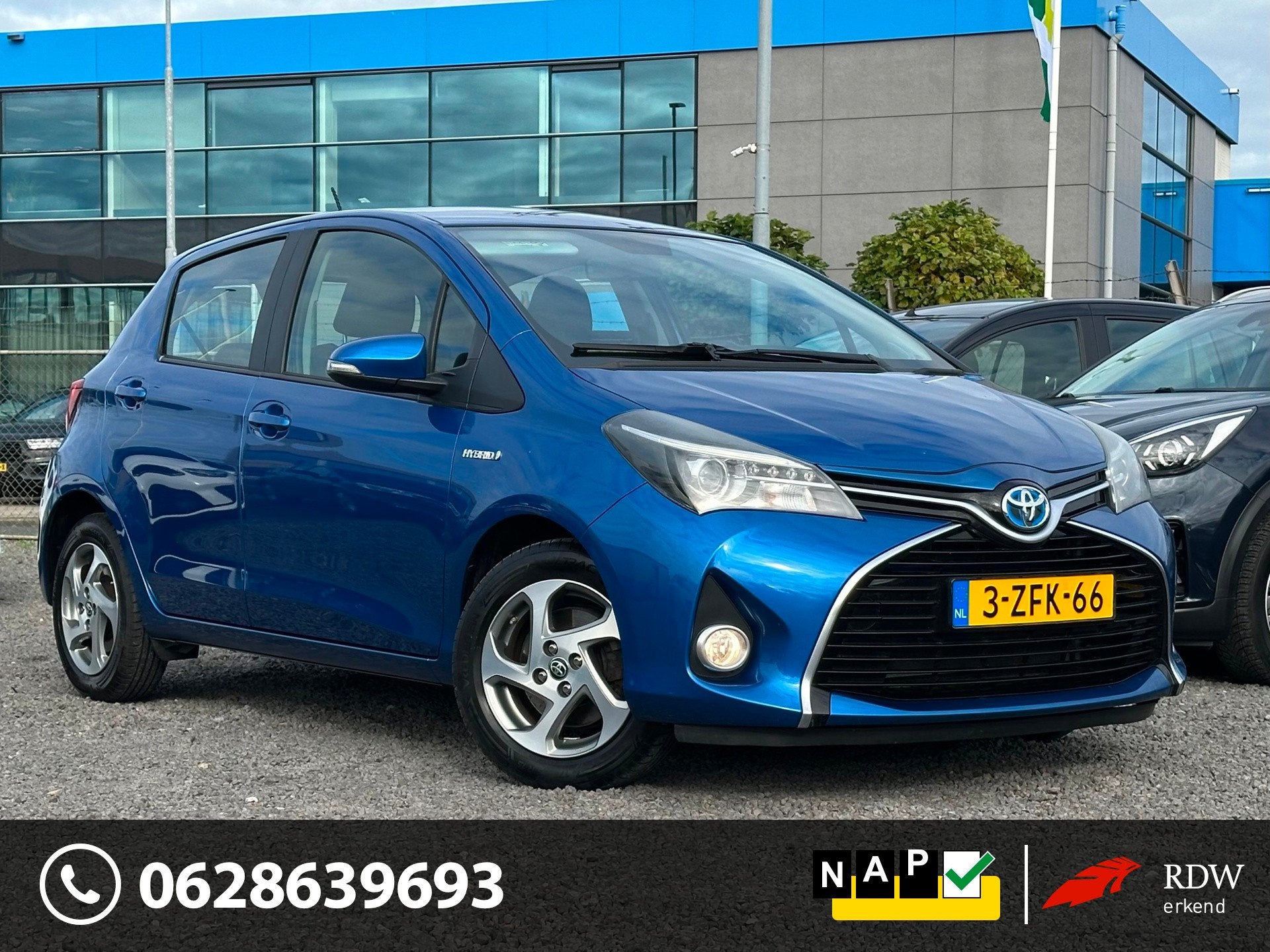 Toyota Yaris 1.5 Hybrid Aspiration/CAMERA/CRUISE/NW APK, Auto's, Dealer onderhouden, Gebruikt, Euro 6, 4 cilinders