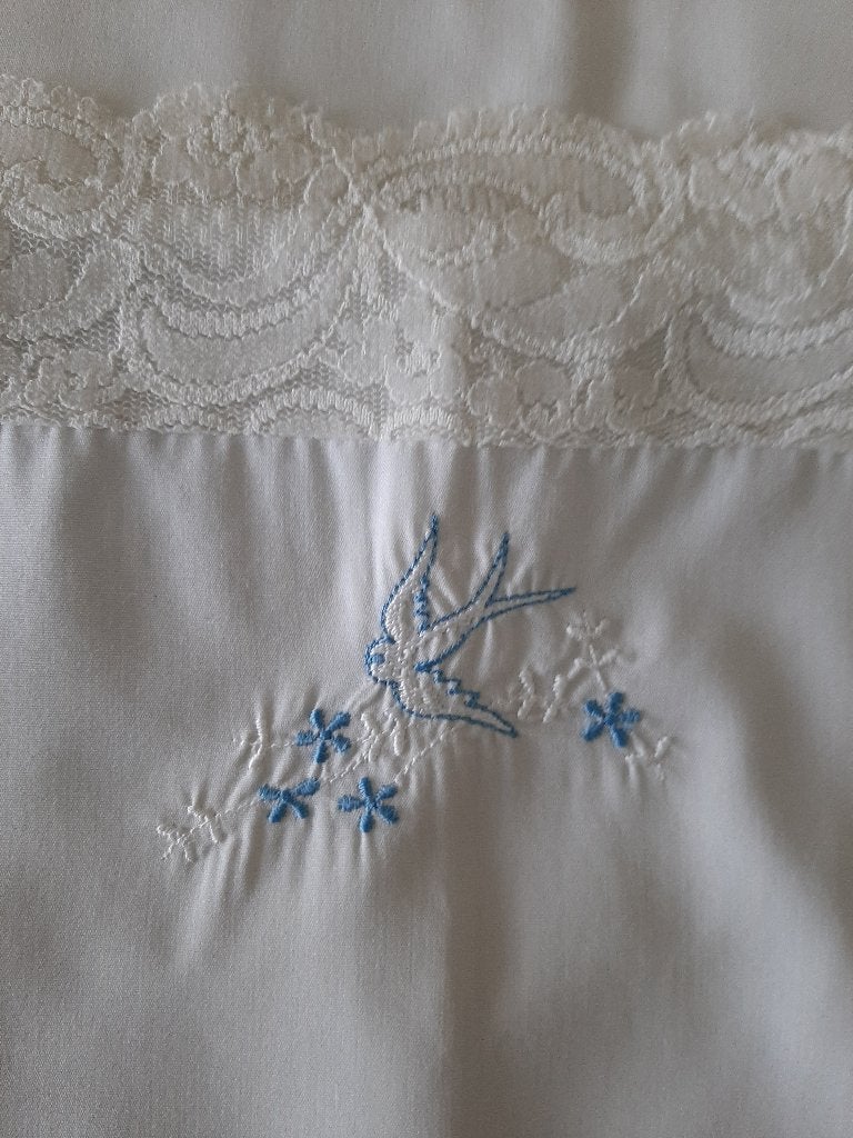 VINTAGE.... Lakentje en sloopje met  met Kant!..Jaren  70, Ophalen