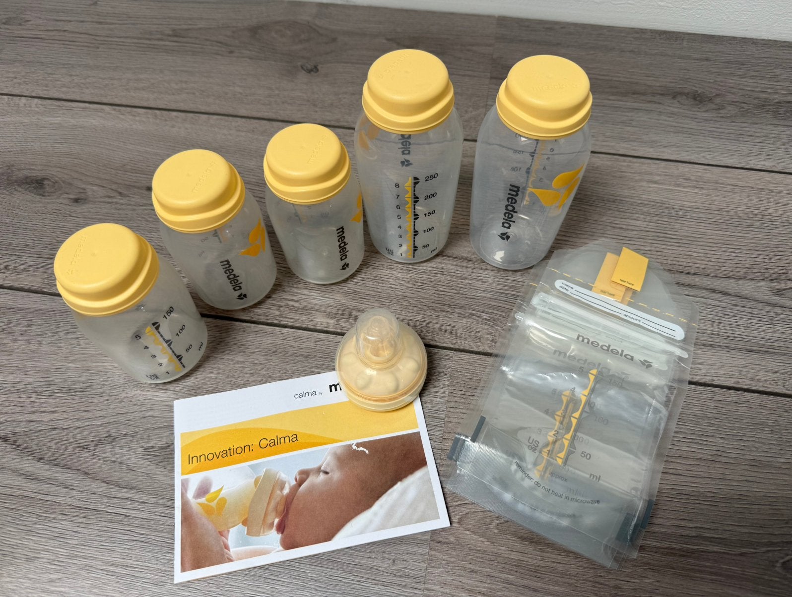 Medela flesjes en bewaarzakjes voor moedermelk, Ophalen of Verzenden, Gebruikt, Overige typen