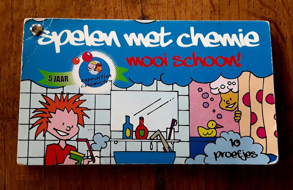 Klein boekje met leuke proefjes: spelen met chemie, Ophalen of Verzenden, Gebruikt, Ontdekken