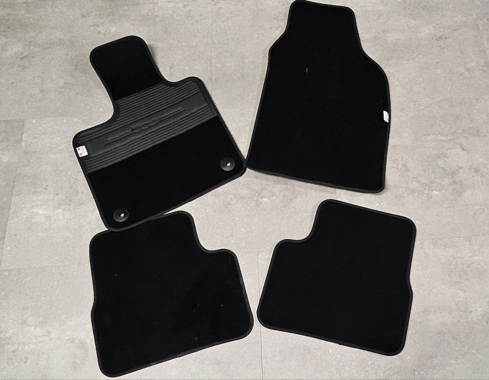 Nieuwe originele automatten voor Fiat 500, Auto diversen, Ophalen of Verzenden, Nieuw
