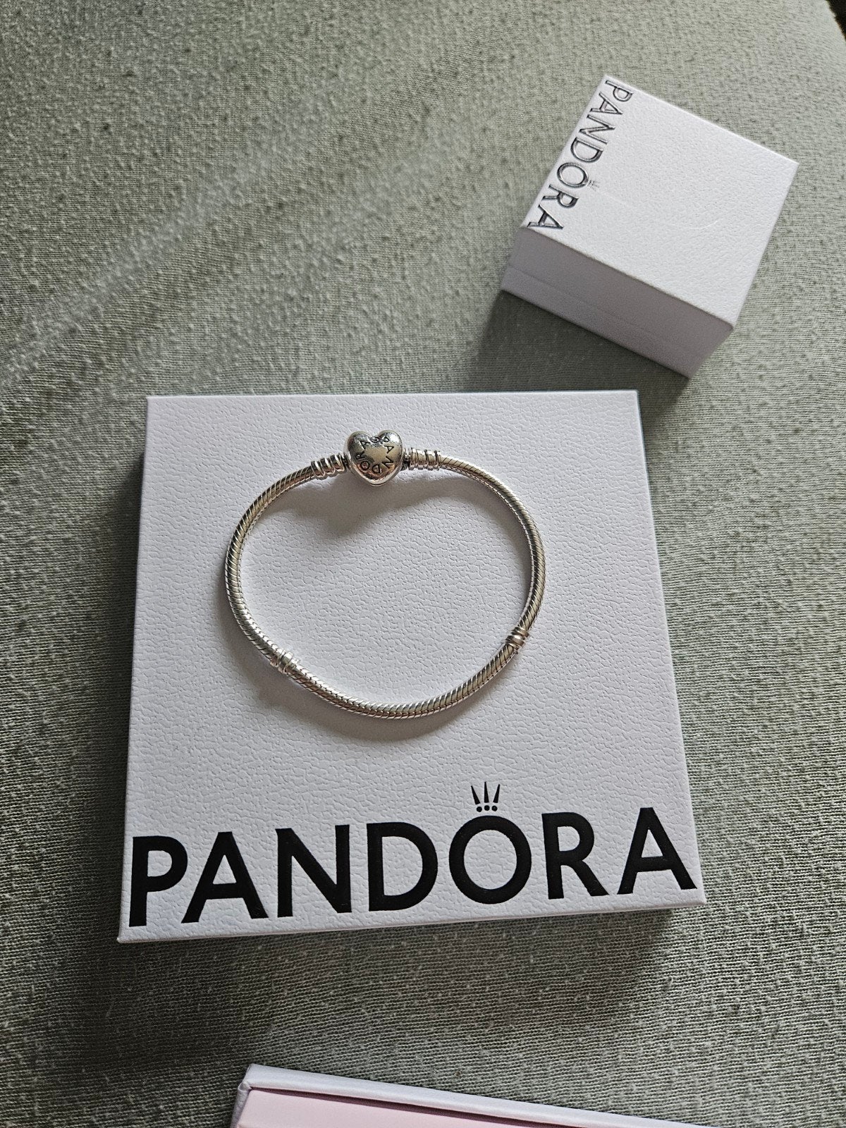 Pandora Armband met Hartsluiting - Zilver, Ophalen of Verzenden, Zo goed als nieuw, Met bedels of kralen, Zilver