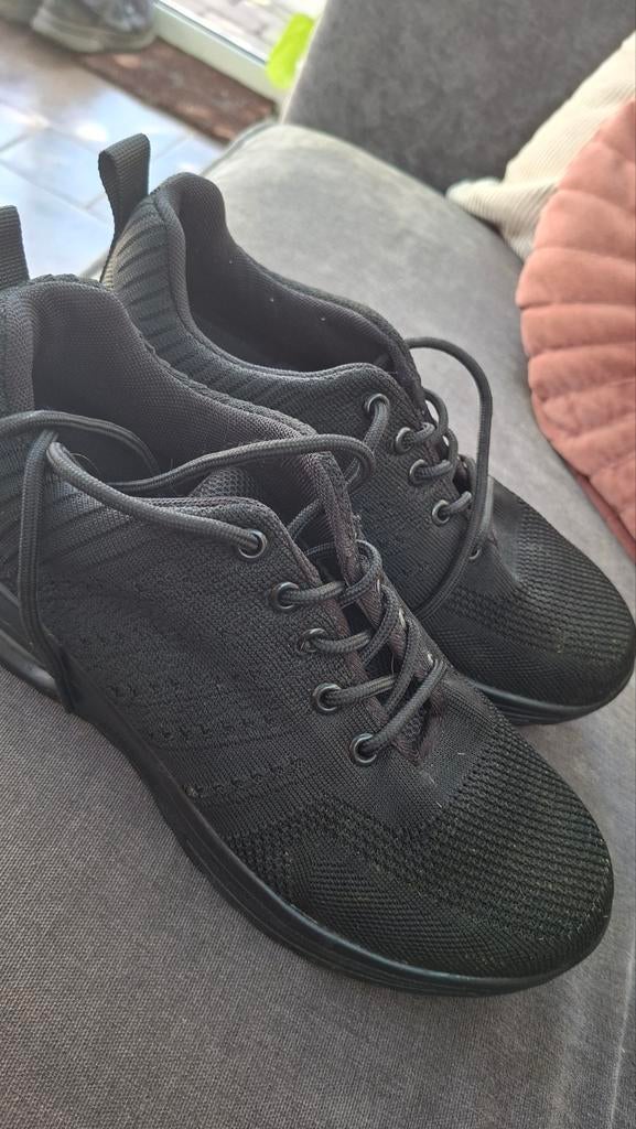 Schoenen met stalen neus maat 40, Ophalen of Verzenden, Zo goed als nieuw