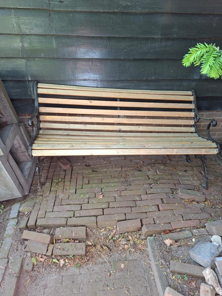 Tuinbank met gietijzeren frame en houten latten, Tuin en Terras, Ophalen, Gebruikt, Hout