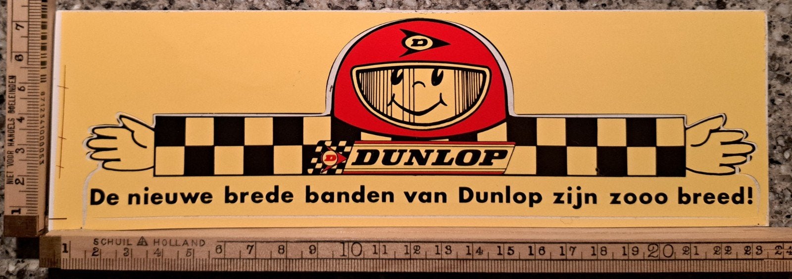 Vintage sticker de nieuwe brede banden van Dunlop zijn zo, Ophalen of Verzenden, Zo goed als nieuw, Auto of Motor