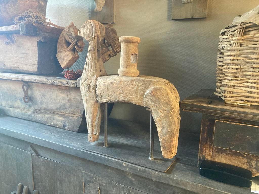 Aura Peeperkorn citruspers Antiek houten paard op standaard, Antiek en Kunst, Ophalen of Verzenden