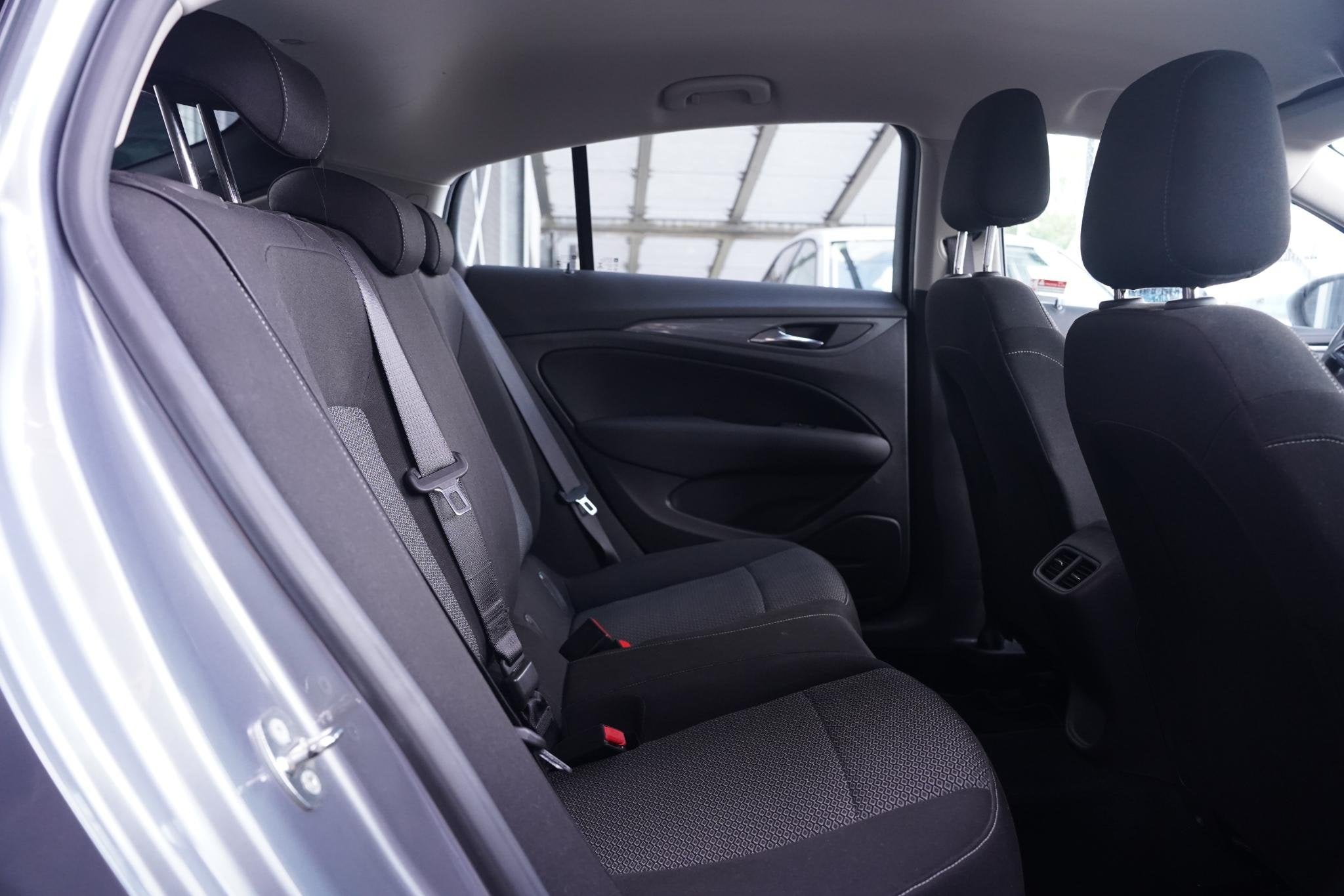 Foto 47 van Opel Insignia Grand Sport 1.6 CDTI Business Executive naviga