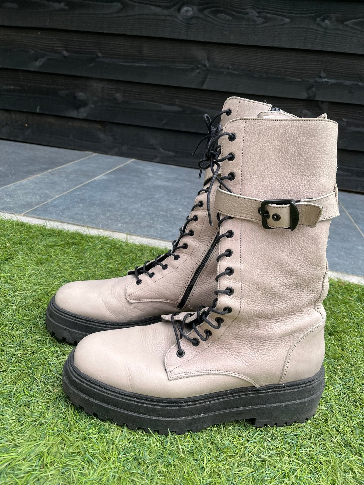 Dames hoge schoenen / laarzen creme Red Rag mt 41, Kleding | Dames, Schoenen, Beige, Lage of Enkellaarzen, Ophalen of Verzenden