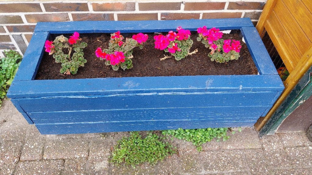 Blauwe houten plantenbak op wielen., Tuin en Terras, Ophalen, Gebruikt, 100 cm of meer, Rechthoekig