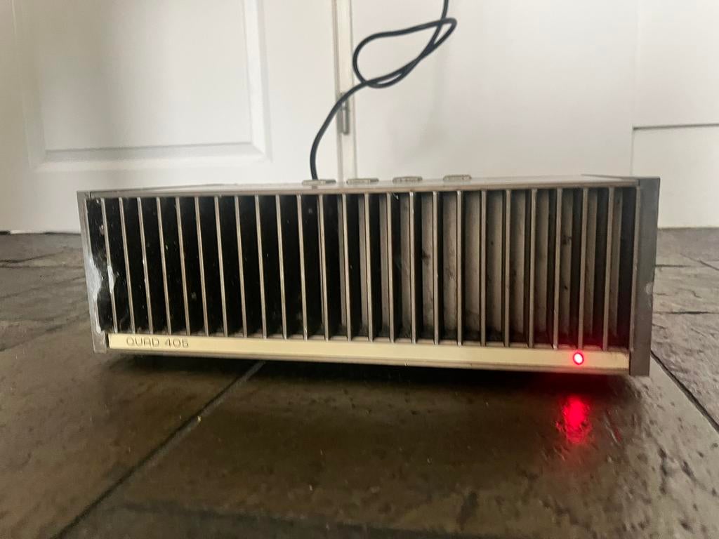een originele QUAD 405 stereo eindversterker, Audio, Tv en Foto, Ophalen of Verzenden, Zo goed als nieuw, Minder dan 60 watt, Overige merken