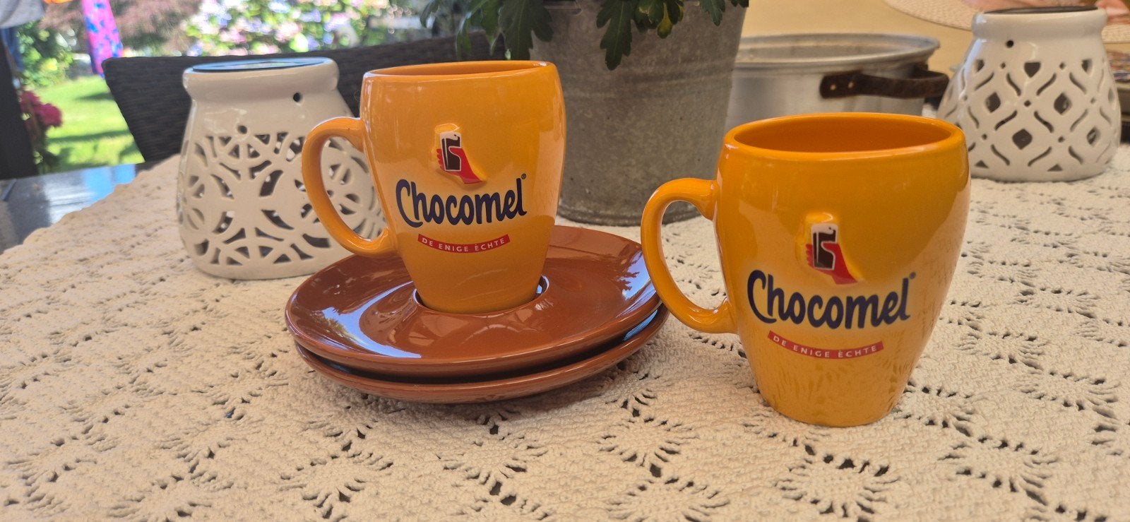 Originele chocomel bekers incl bordjes 11 stuks, Ophalen of Verzenden, Nieuw, Overige stijlen, Kop(pen) en/of Schotel(s)