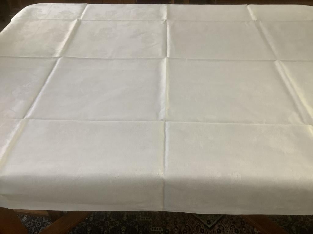Wit damast tafellaken, tafelkleed; 155 x 125 cm; GRATIS, Ophalen of Verzenden, Gebruikt, Rechthoek