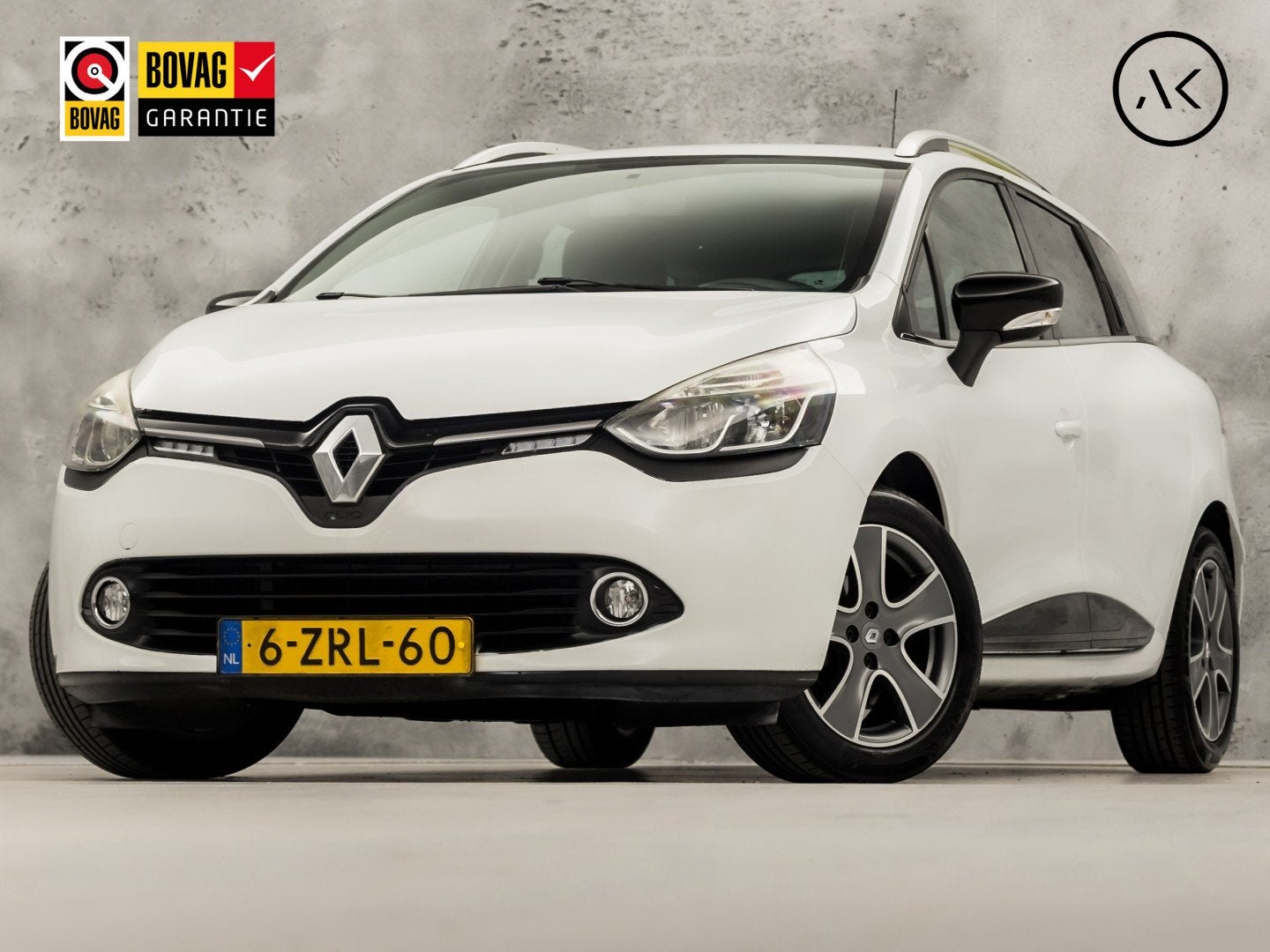 Renault Clio Estate 0.9 TCe Dynamic Sport (NAVIGATIE, CRUISE, Auto's, Renault, Voorwielaandrijving, Stof, Zwart, Wit