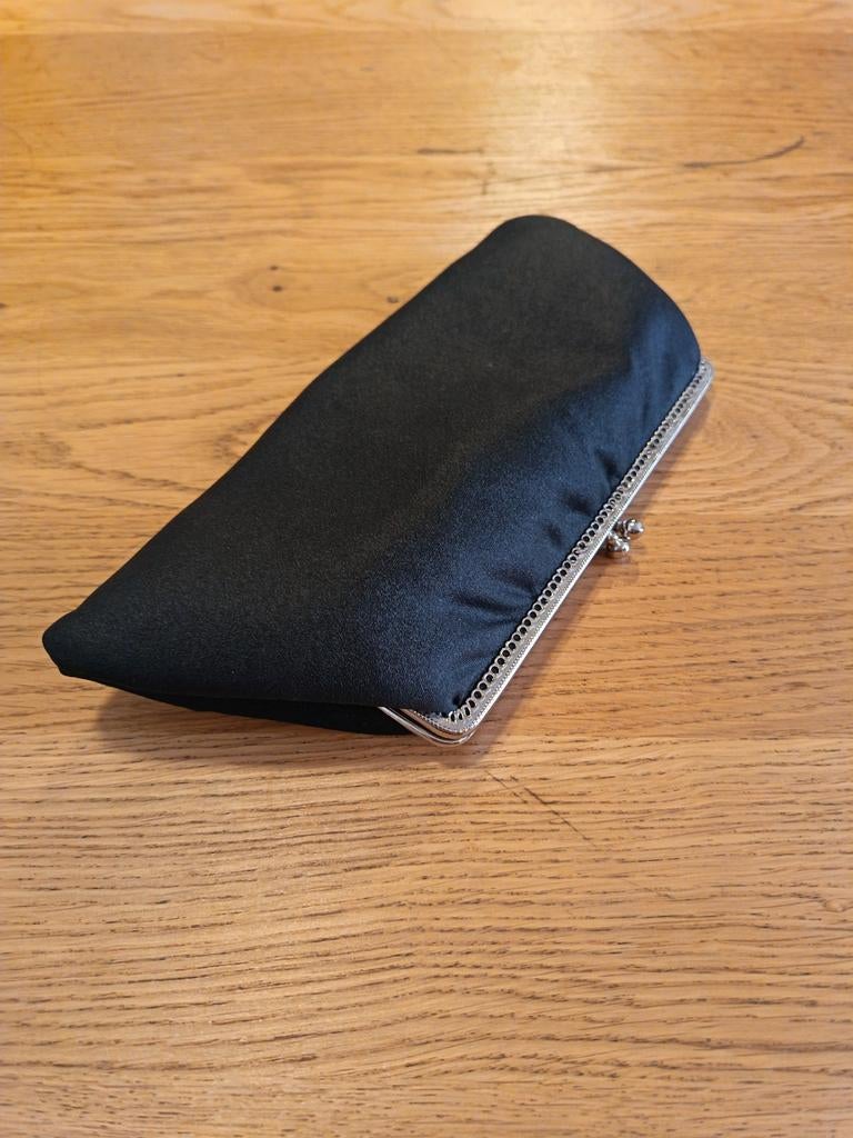 Zwarte clutch met knipsluiting, Overige merken, Zwart, Ophalen of Verzenden, Zo goed als nieuw