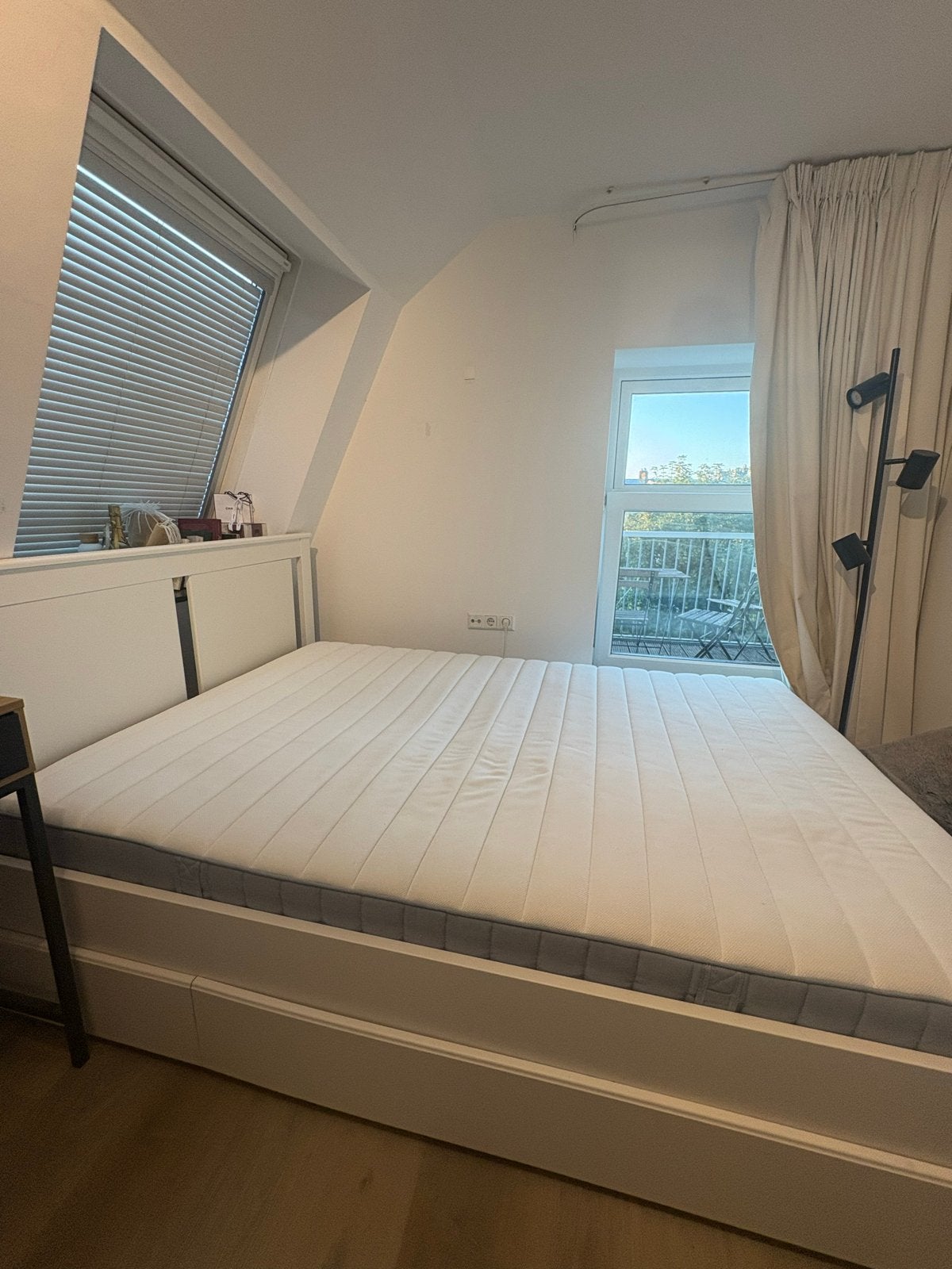 IKEA SONGESAND Bed frame and VALEVÅG Pocket sprung mattress, Huis en Inrichting, Slaapkamer | Bedden, Ophalen, Wit, Tweepersoons