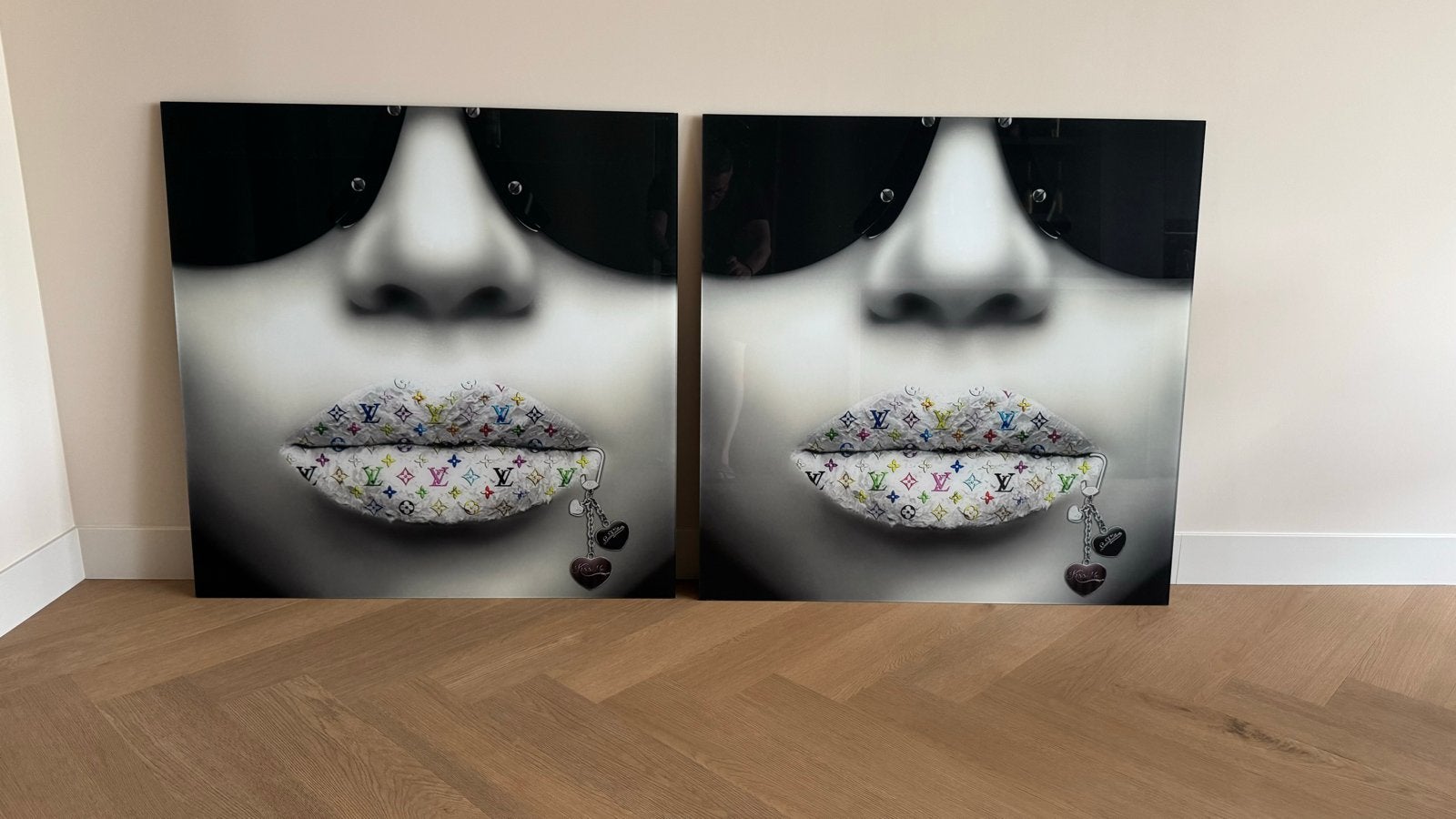 Modern kunstwerk op Plexiglas Louis Vuitton lips (100x100 cm, Ophalen, Print, Overige materialen, Op houten frame