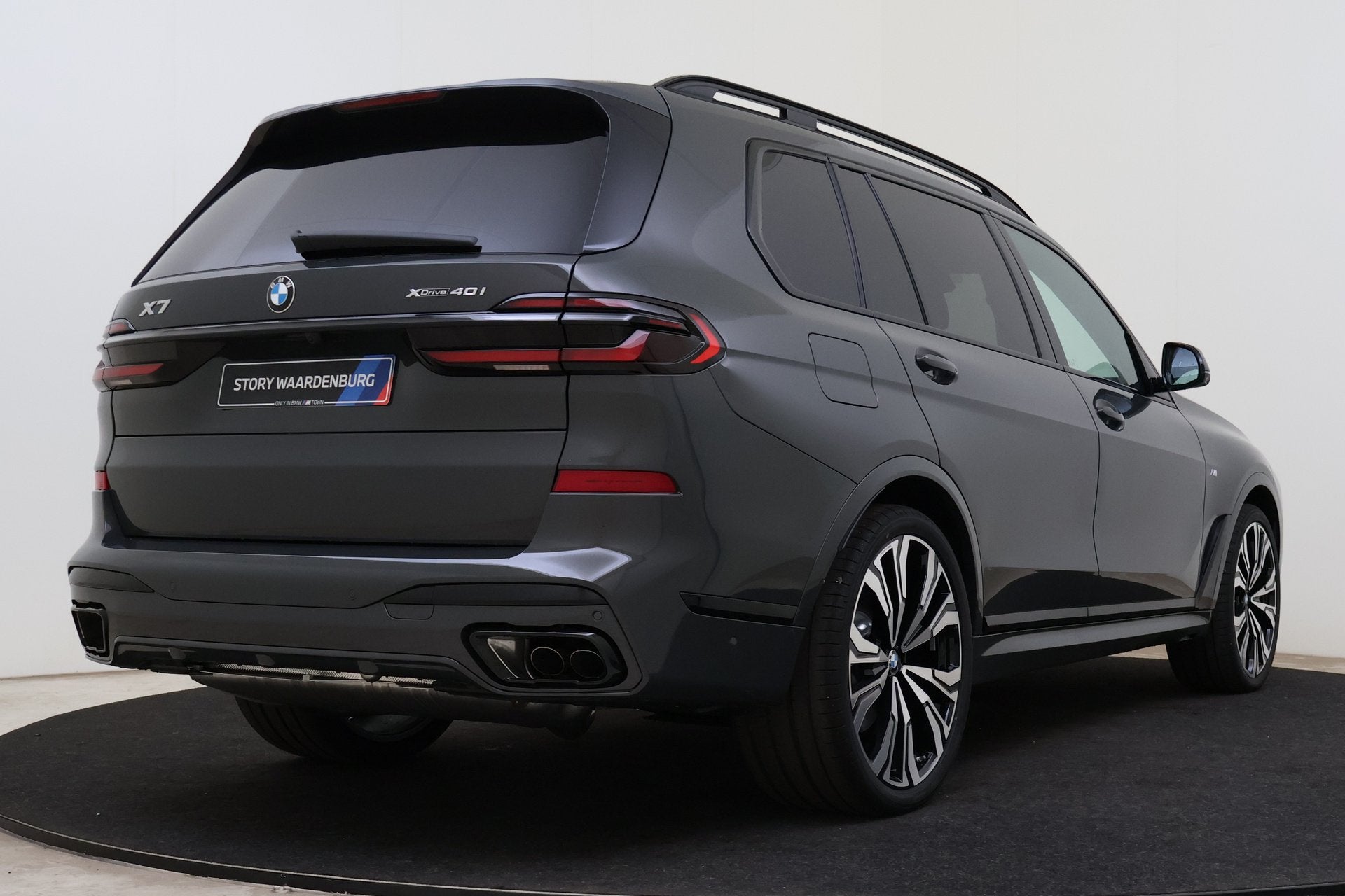 BMW X7 xDrive40i M Sport Automaat / Panoramadak Sky Lounge /, Automaat, Dealer onderhouden, 7 stoelen, 2998 cc