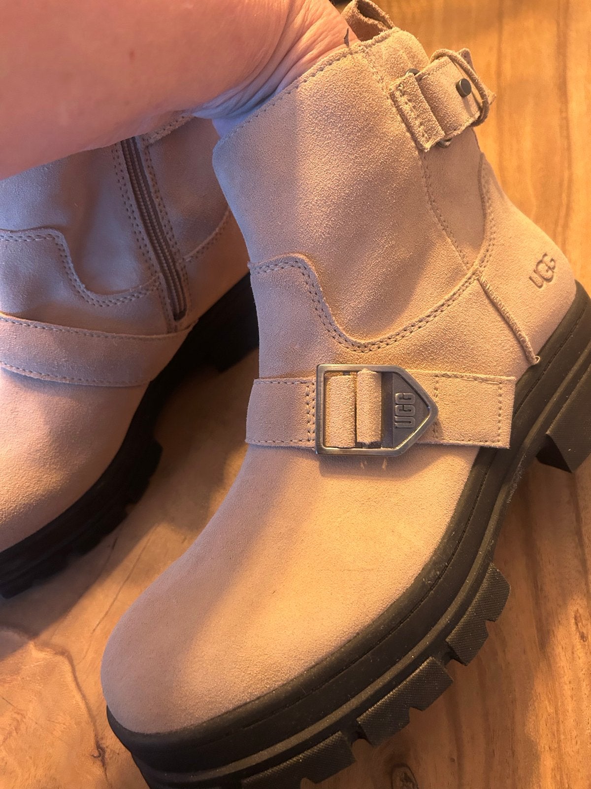 Nieuwe UGG laarzen maat 42 - nooit gedragen, Ophalen, Nieuw, Beige, Lage of Enkellaarzen