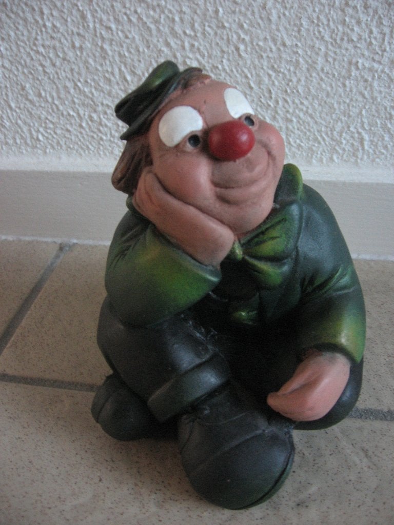 Vrolijke gave clown zwaar keramieken beeld -12,5 cm hoog, Verzamelen, Beelden en Beeldjes, Ophalen of Verzenden, Zo goed als nieuw