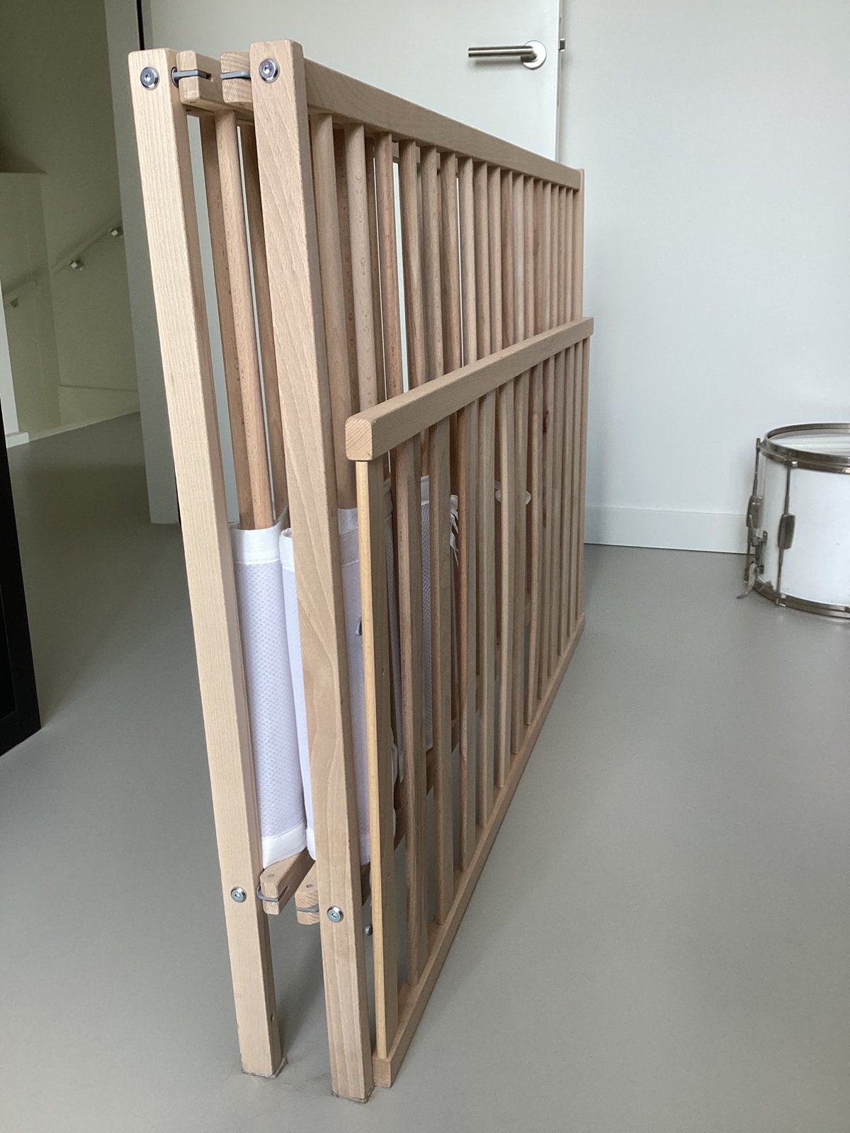 Inklapbaar beuken kinderledikantje met matras , dekbed enz., Kinderen en Baby's, Ophalen, Zo goed als nieuw, Ledikant