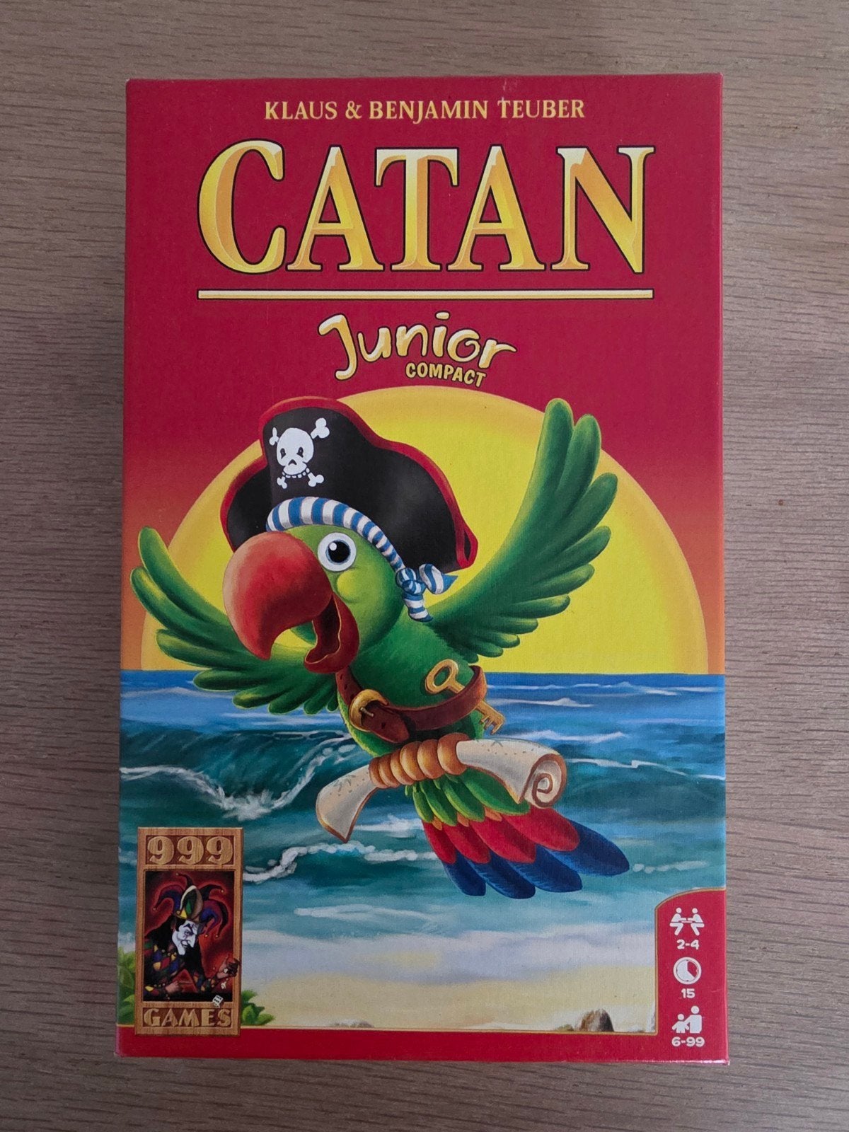 Catan Junior compact. Zo goed als nieuw., Hobby en Vrije tijd, Gezelschapsspellen | Bordspellen, Ophalen of Verzenden, Zo goed als nieuw