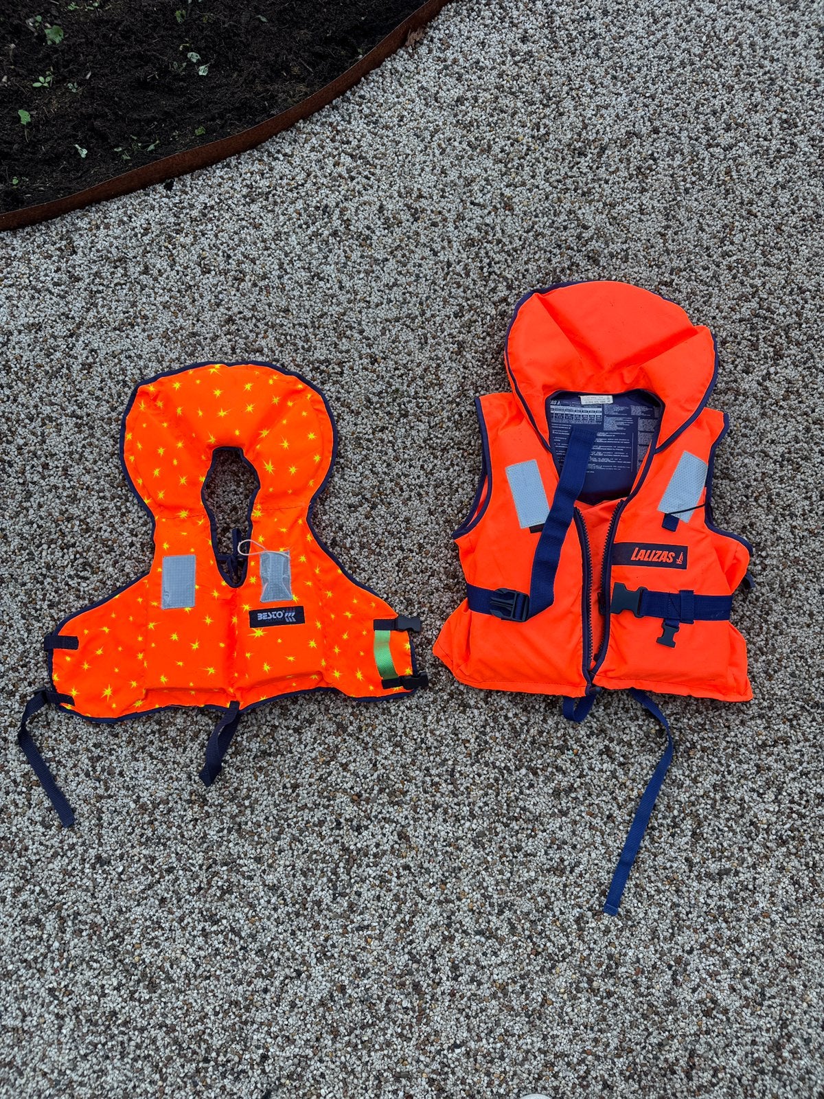 Zwemvest / reddingsvest kids. 2 stuks, Ophalen of Verzenden, Zo goed als nieuw, Kind, Reddingsvest of Zwemvest