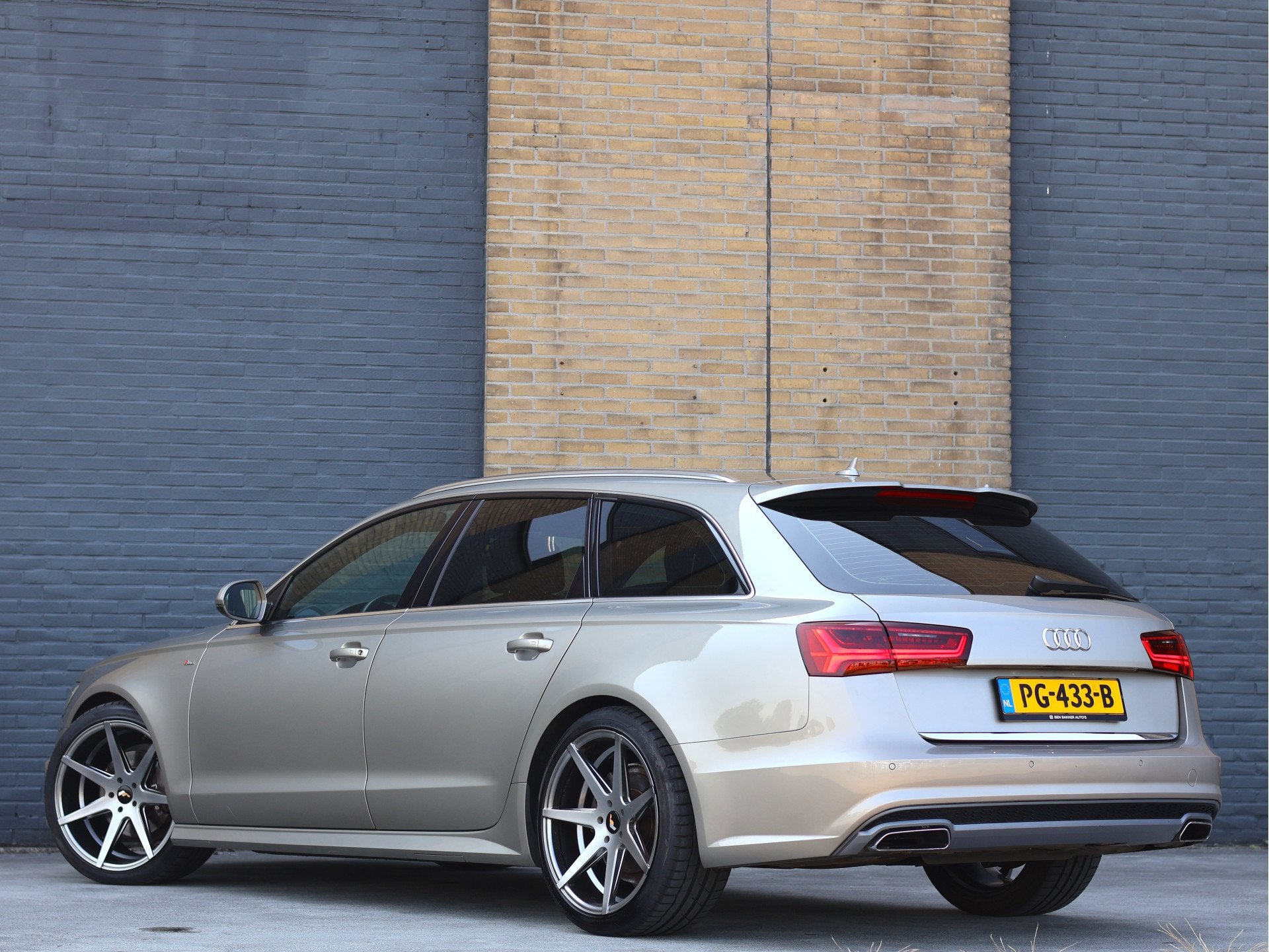 Audi A6 Avant 1.8 TFSI ultra S line Automaat 20'' JR20 | NL, Auto's, Audi, 93 €/maand, 1700 kg, Automatische klimaatregeling, 750 kg