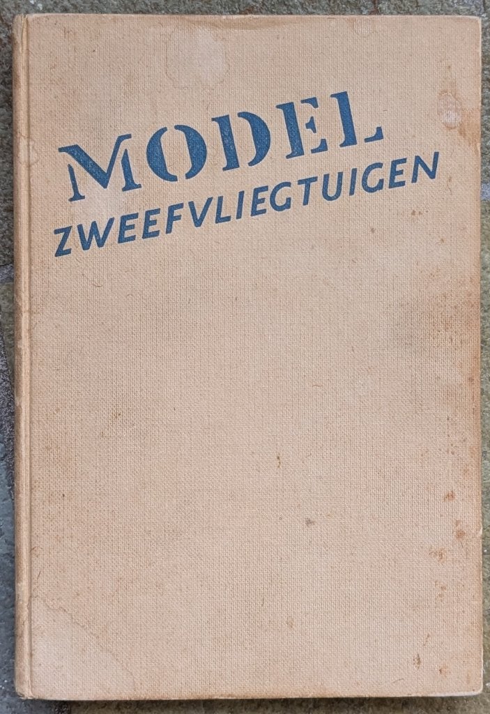 Modelzweefvliegtuigen, Gelezen, Ophalen of Verzenden, Overige onderwerpen, Hattum, J. van