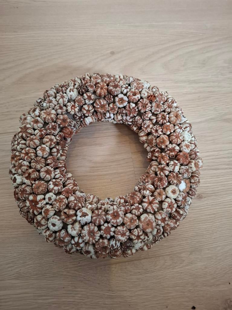 Decoratieve krans met pompoen-achtige vormen, Ophalen, Gebruikt