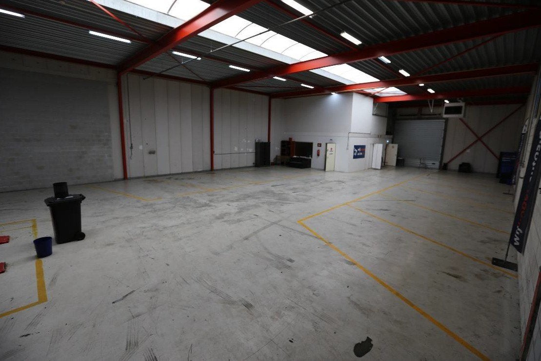 Bedrijfsruimte Dordrecht 430m2 - €3500,-, Ophalen