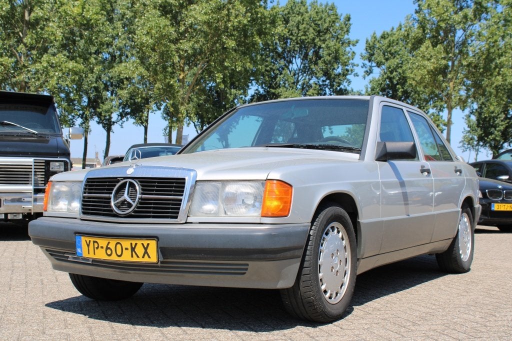 Mercedes-Benz 190-serie, kleine schade r-voor 1.8 E Basic, Auto's, Handgeschakeld, Sedan, Metallic lak, Achterwielaandrijving
