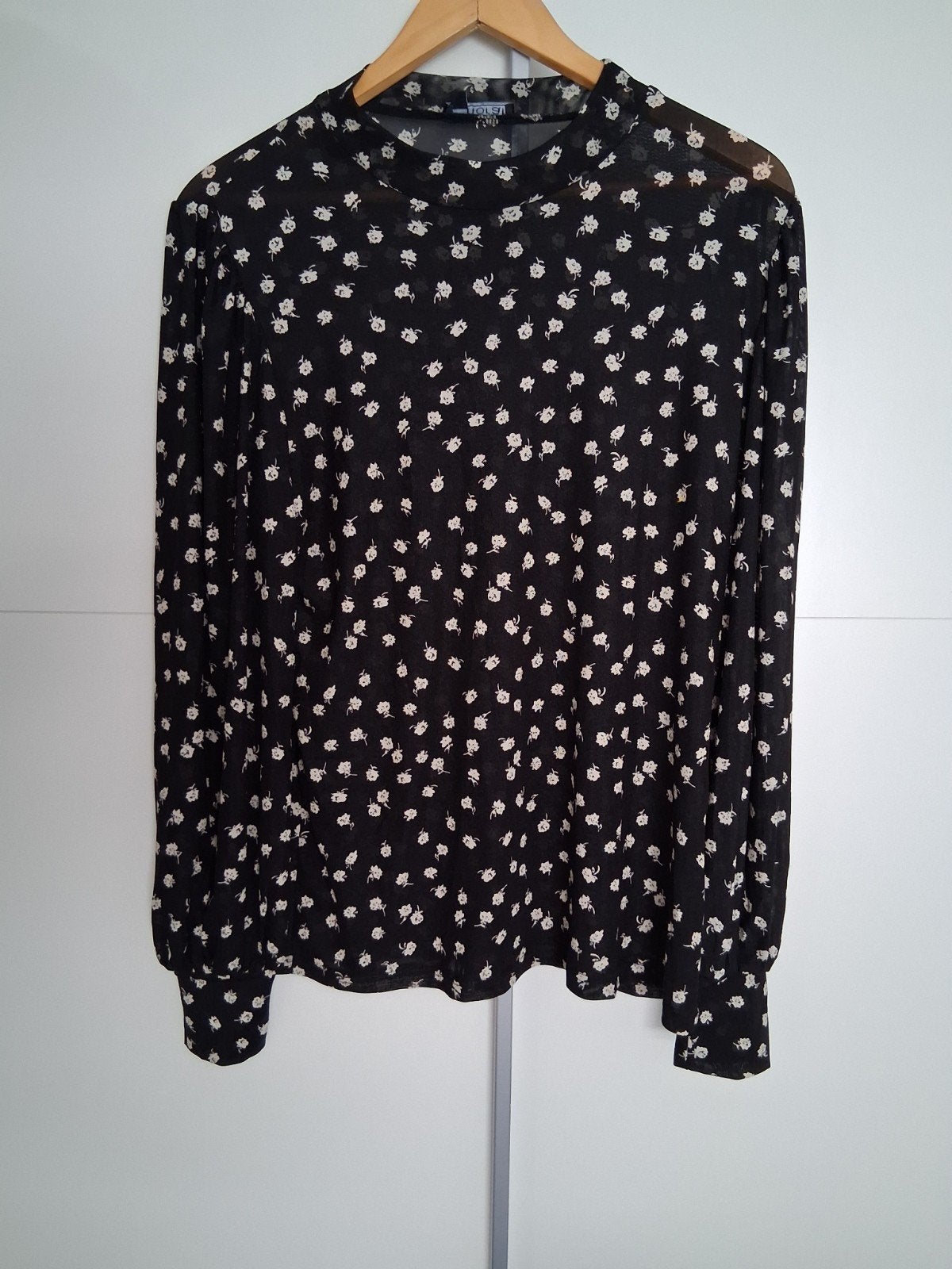 Norah Zwarte Blouse met Bloemenprint - Maat 42, Zwart, Maat 42/44 (L), Ophalen of Verzenden, Zo goed als nieuw