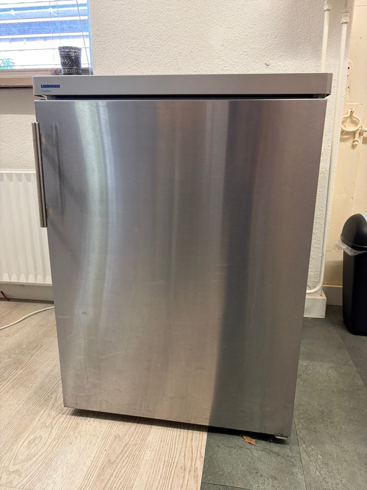 Liebherr rvs koelkast tafelmodel 150l, Witgoed en Apparatuur, Ophalen, Minder dan 85 cm, 45 tot 60 cm, Zonder vriesvak