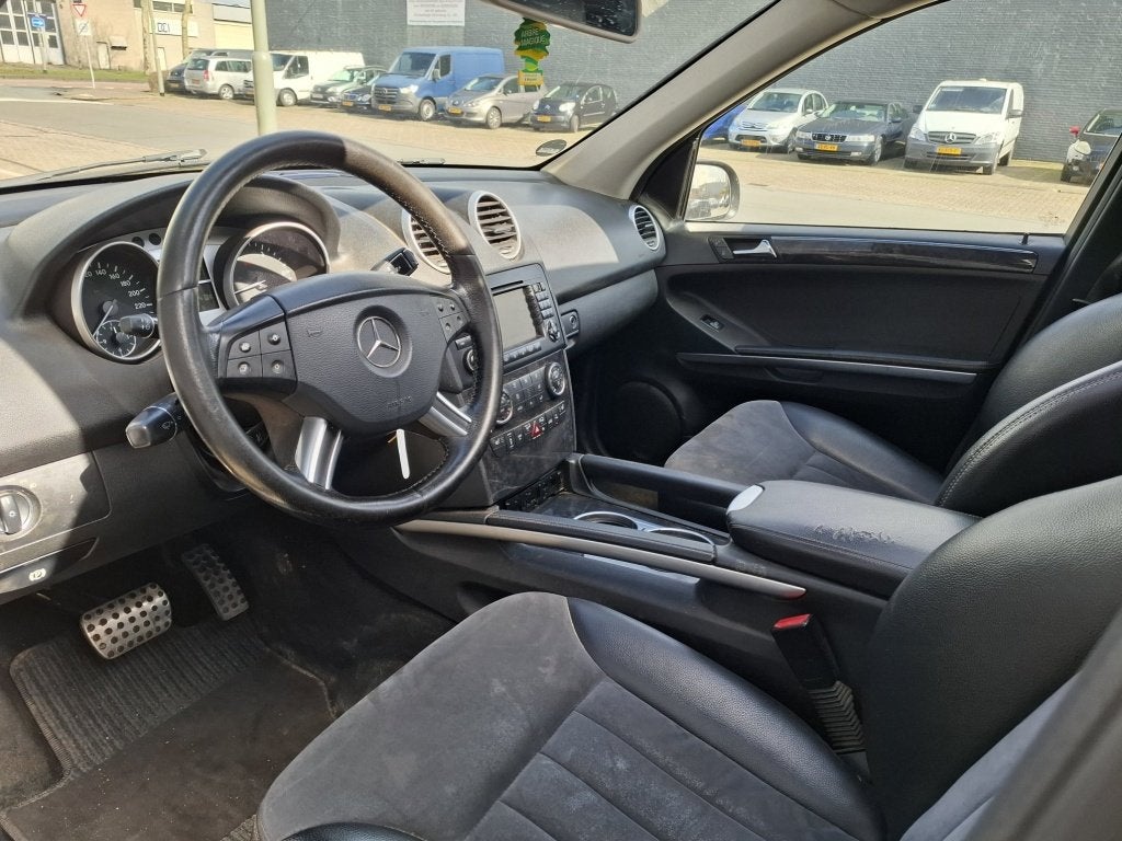 Mercedes-Benz M-Klasse 420 CDI Pano/Luchtvering LEES TEKST!, Auto's, 8 cilinders, Overige carrosserieën, Zwart, Bedrijf