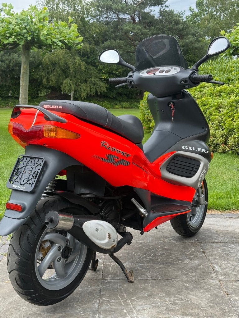 ⭐️Gilera runner sp Fluo Rosso NIEUWSTAAT Uniek⭐️, Fietsen en Brommers, Scooters | Piaggio, Niet ingevuld, Niet ingevuld, Niet ingevuld