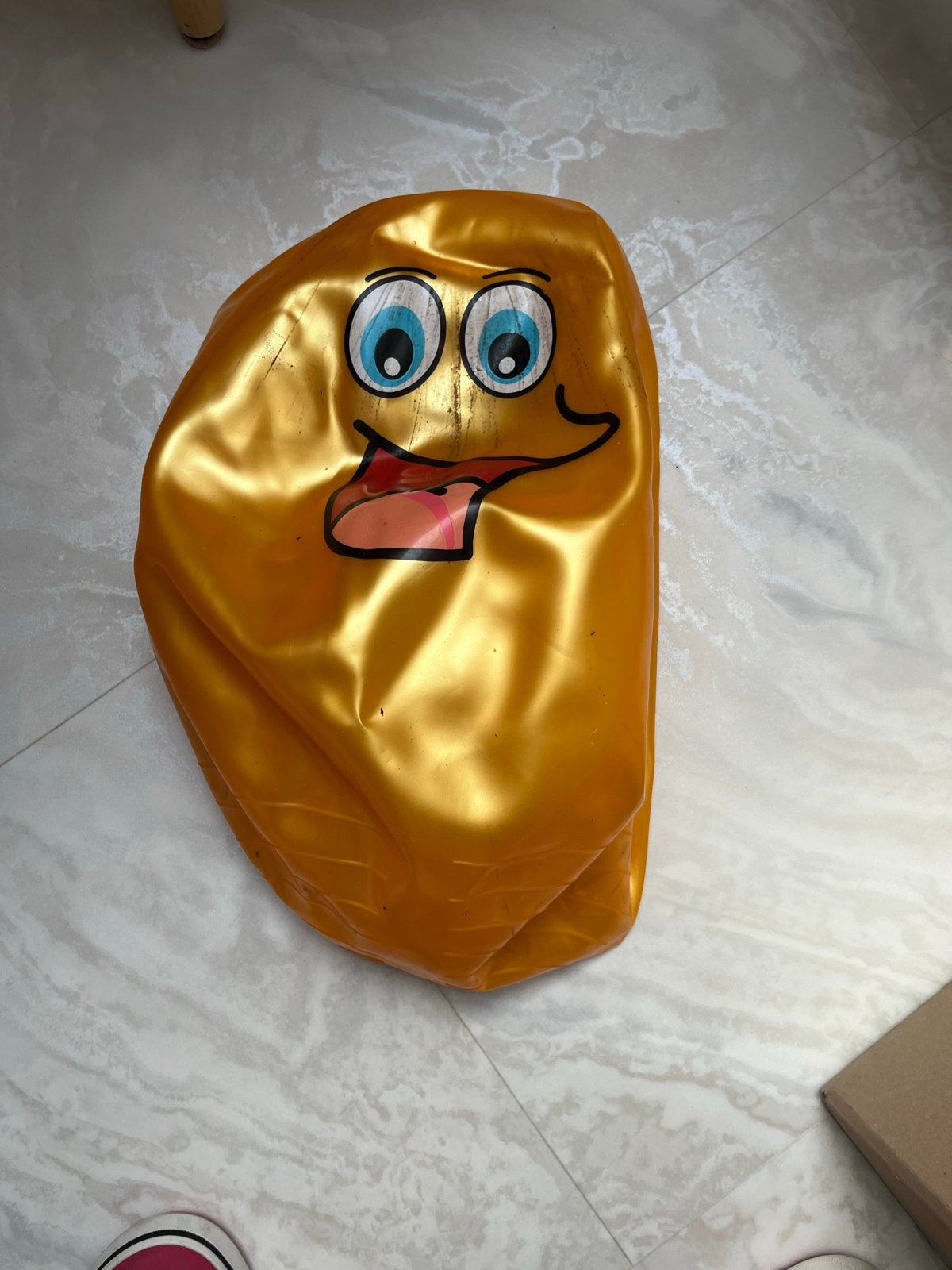 Skippy Gele opblaasbare bal met gezicht - Speelplezier!, Ophalen, Zo goed als nieuw