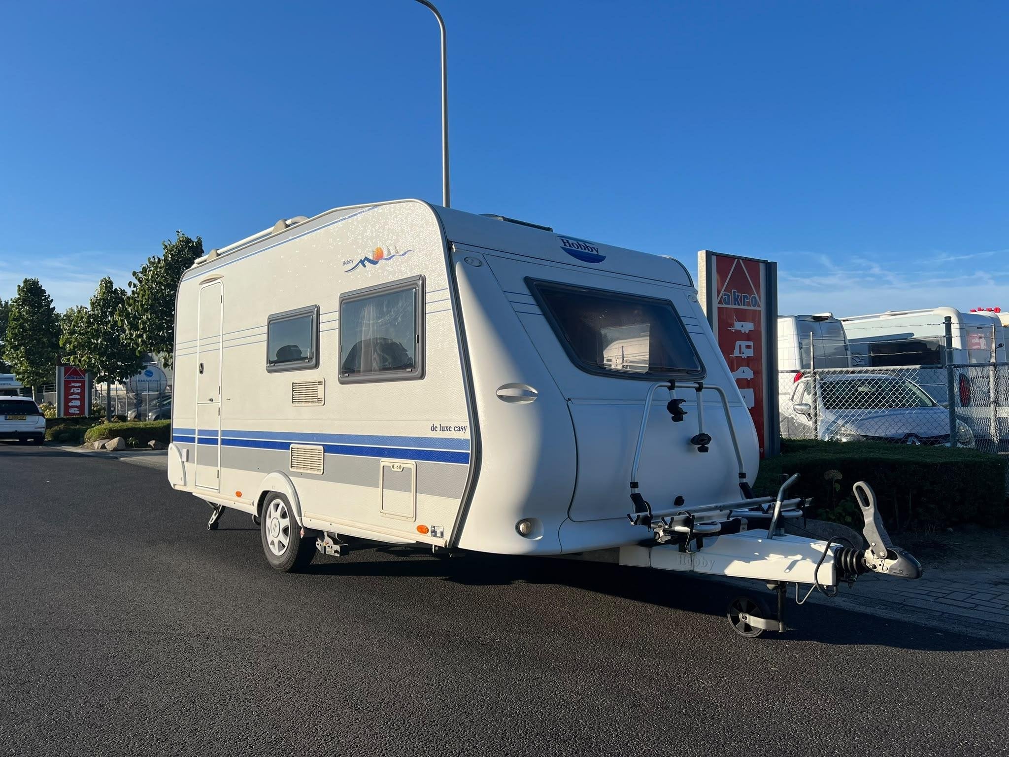 Hobby De Luxe Easy 440 SF | Fietsenrek Voor & Achter | Mover, Vast bed, Hobby, Tot en met 2, Bedrijf