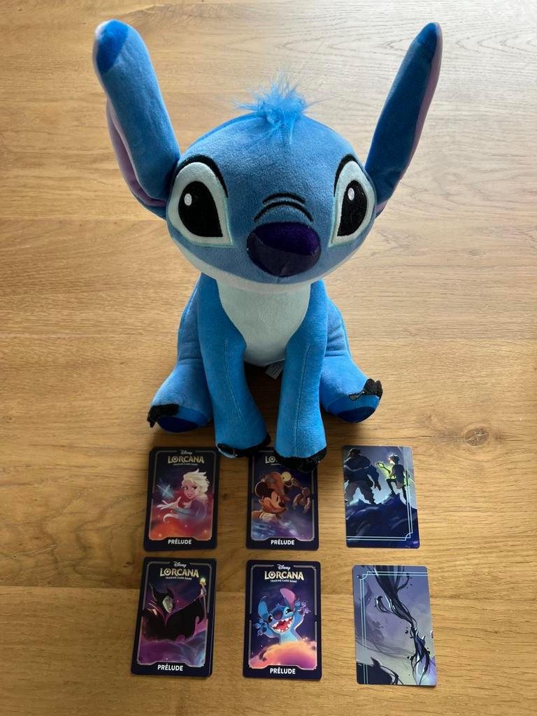 Stitch knuffel + Lorcana kaarten Disney Stitch, Mickey Mouse, Ophalen of Verzenden, Nieuw
